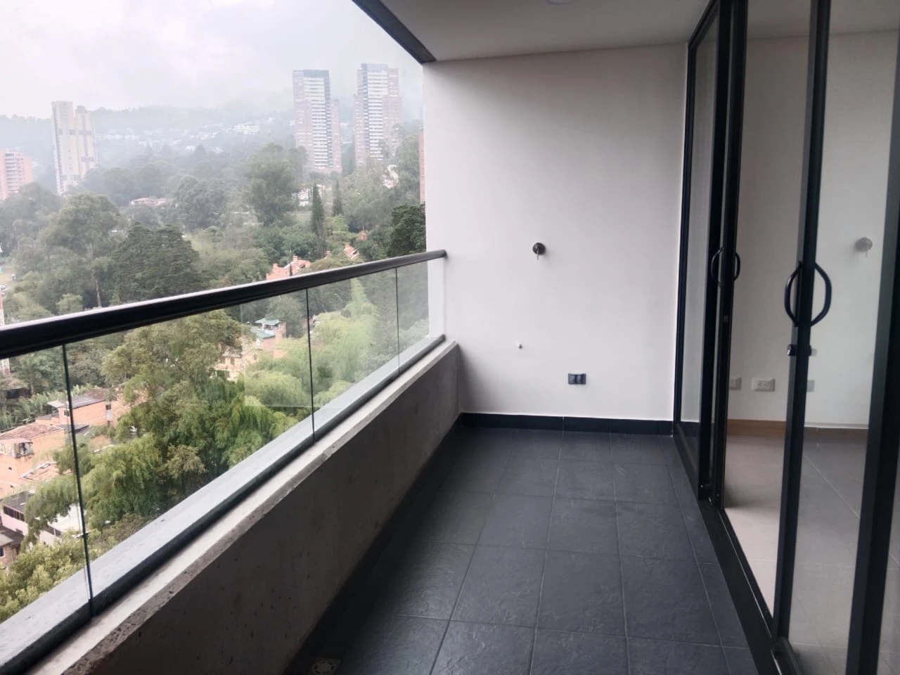ARRIENDO APARTAMENTO EN EL POBLADO