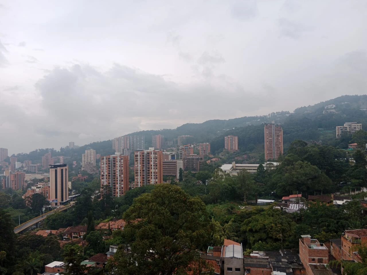 ARRIENDO APARTAMENTO EN EL POBLADO