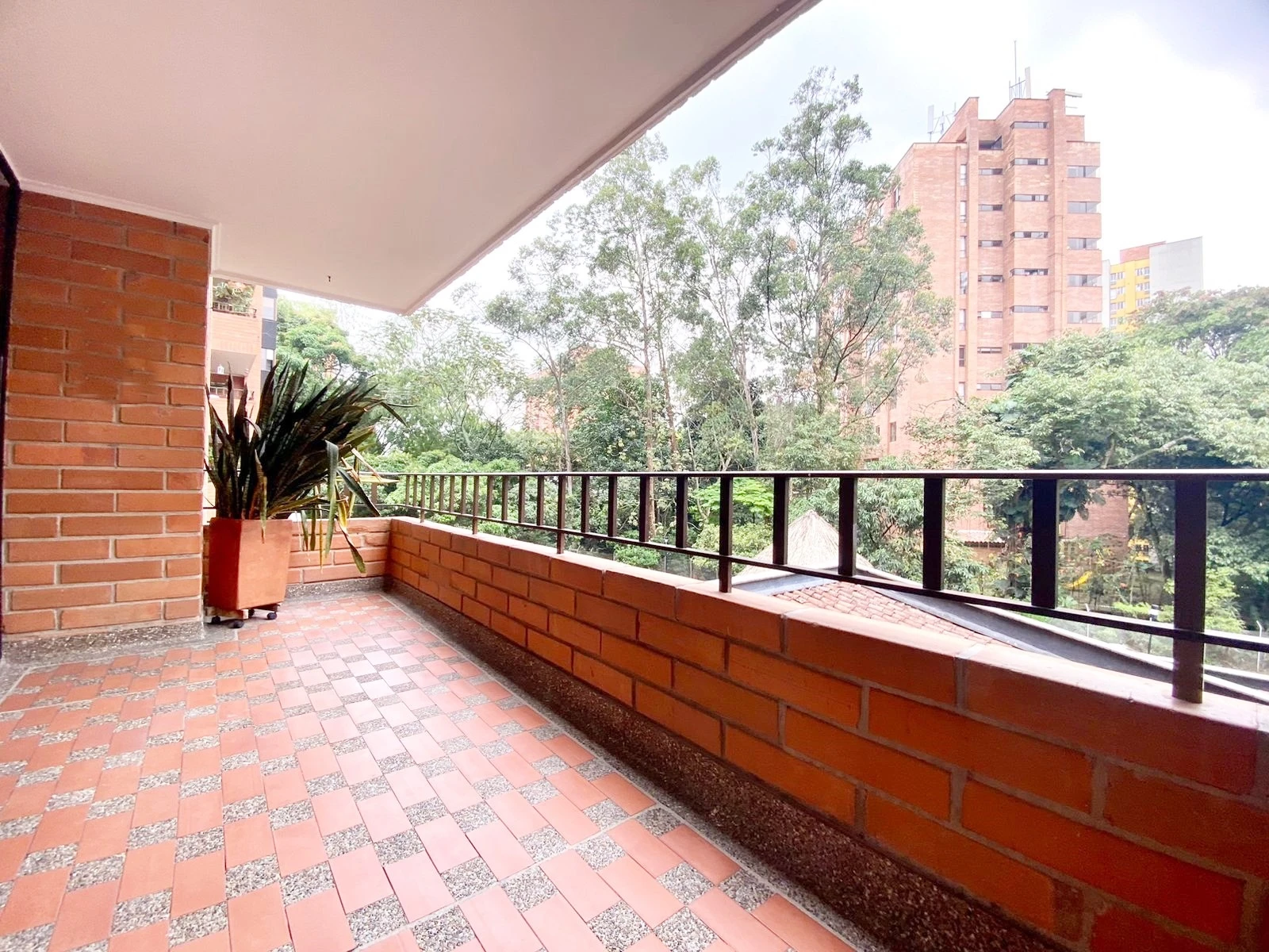 ARRIENDO APARTAMENTO EN EL POBLADO