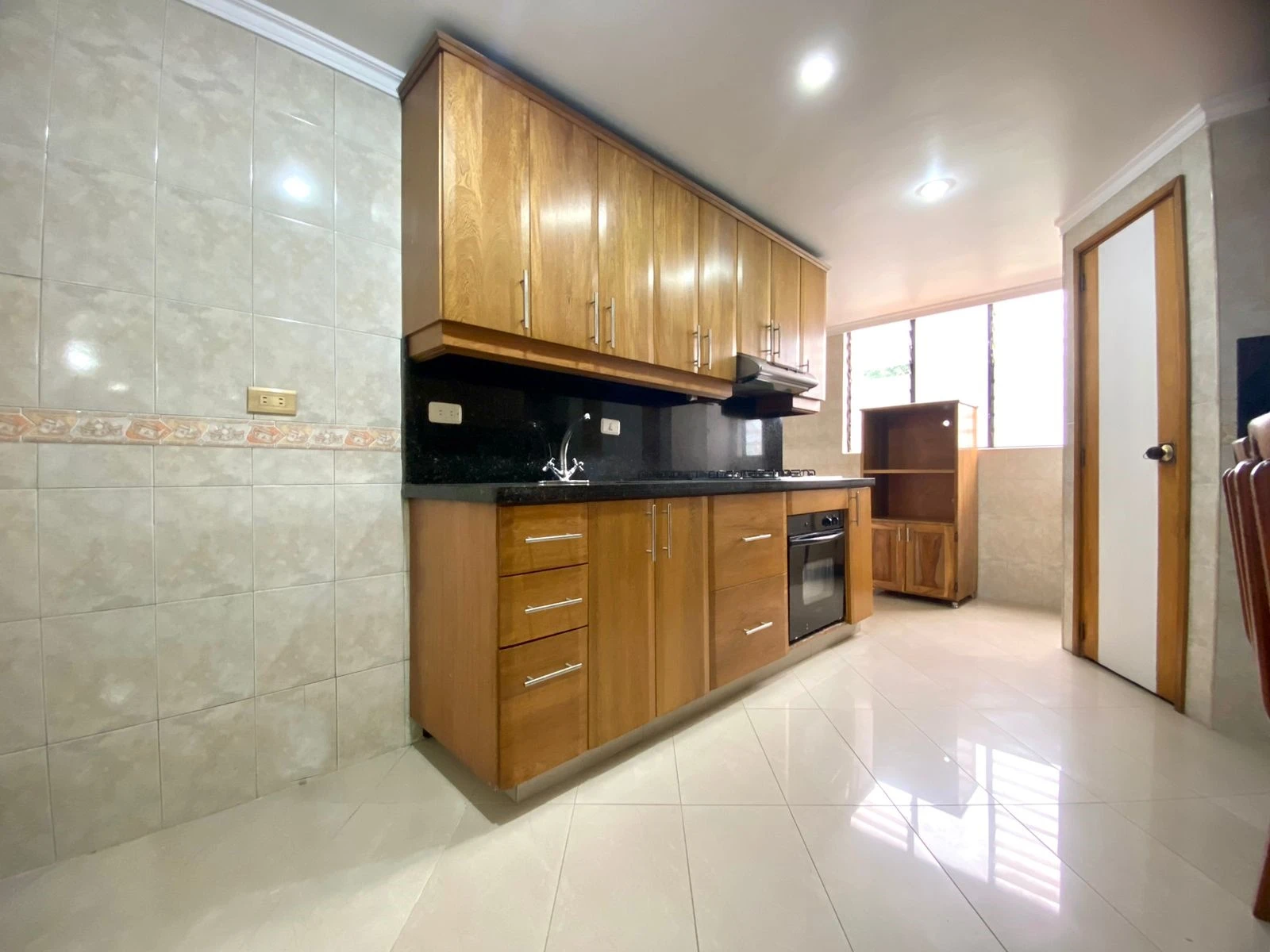 ARRIENDO APARTAMENTO EN EL POBLADO