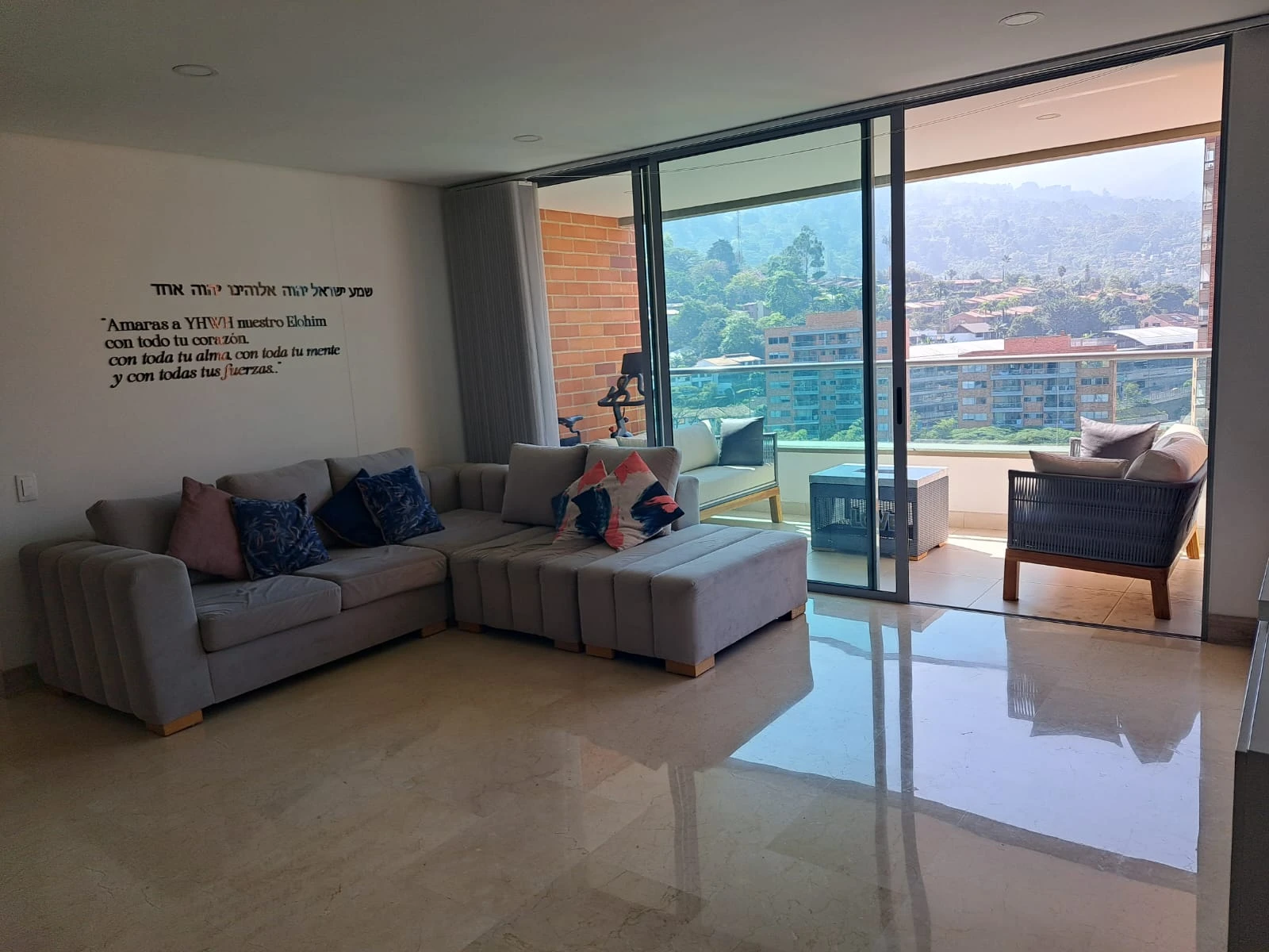 Apartamento en Arriendo Loma loa Mesa