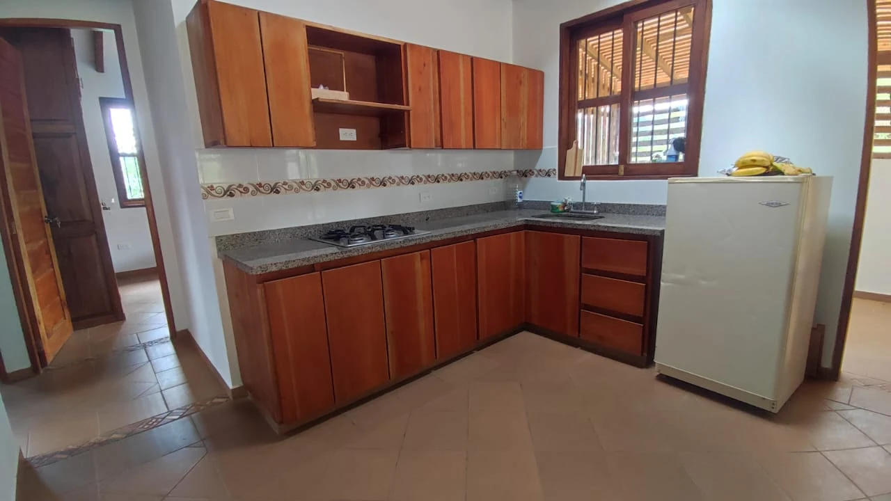 CASA LOTE EN ARRIENDO, AMOBLADA EN EL  PEÑOL 