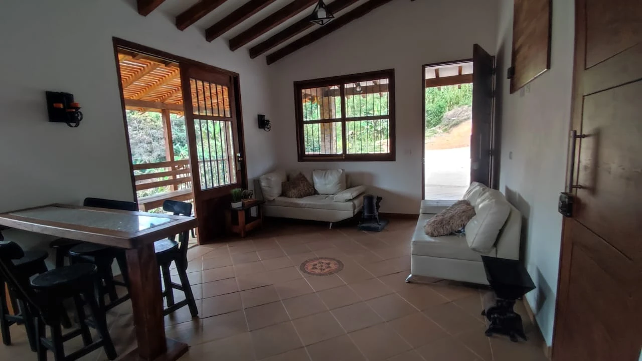 CASA LOTE EN ARRIENDO, AMOBLADA EN EL  PEÑOL 
