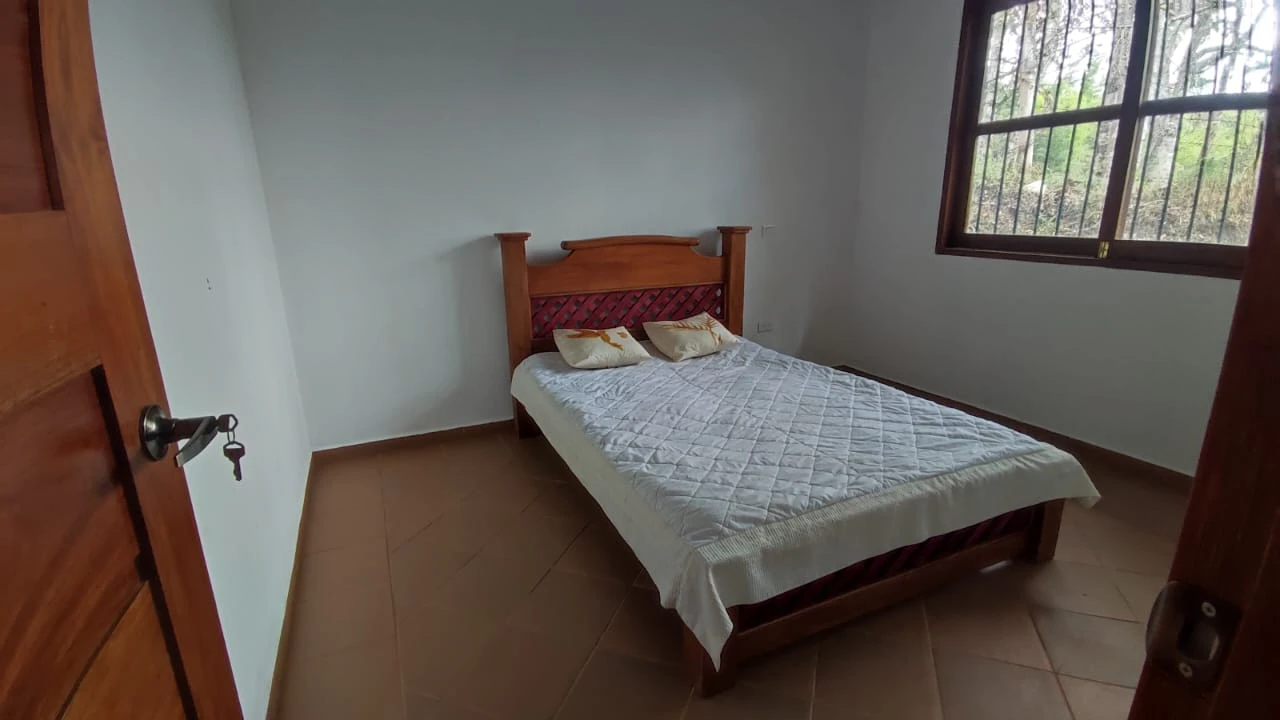 CASA LOTE EN ARRIENDO, AMOBLADA EN EL  PEÑOL 