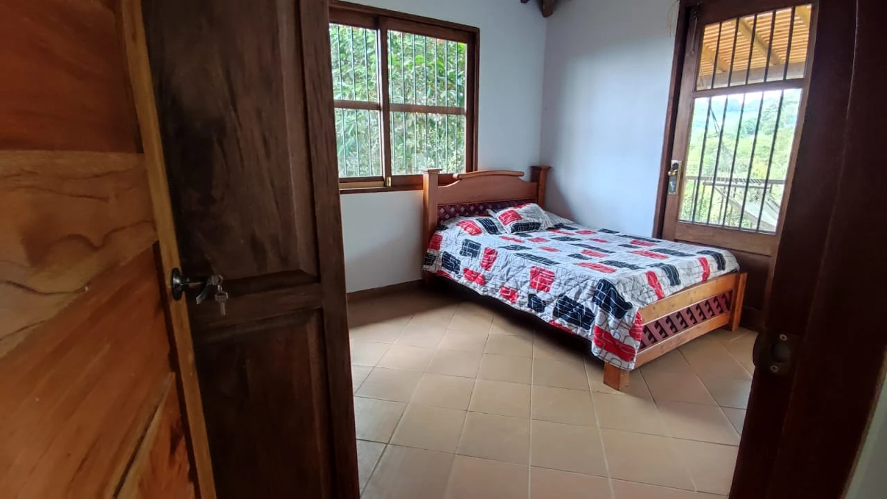 CASA LOTE EN ARRIENDO, AMOBLADA EN EL  PEÑOL 