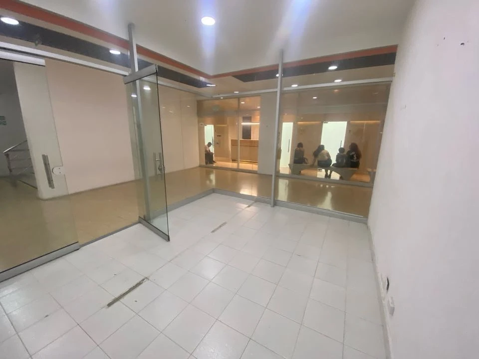 Local en arriendo centro comercial estación Niquia