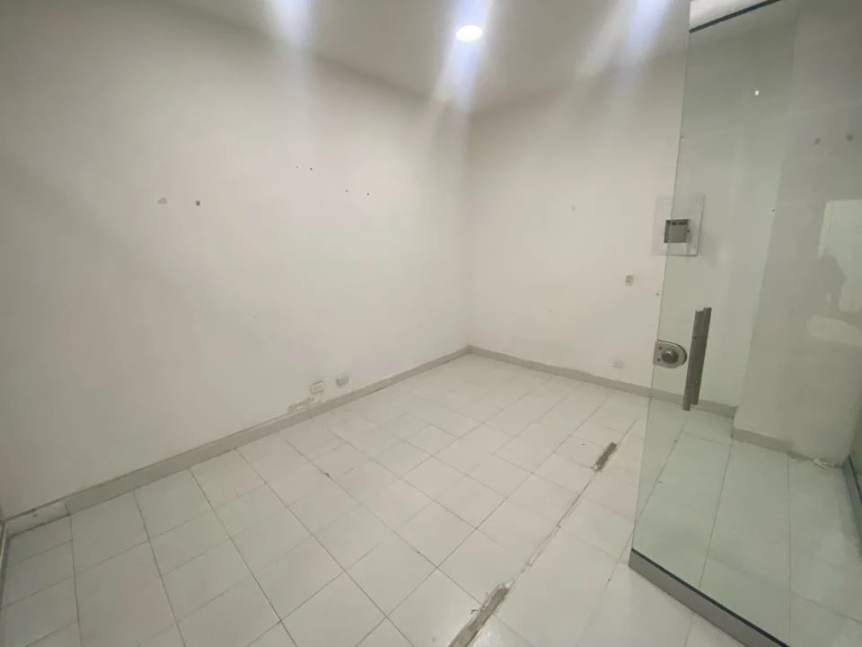 Local en arriendo centro comercial estación Niquia