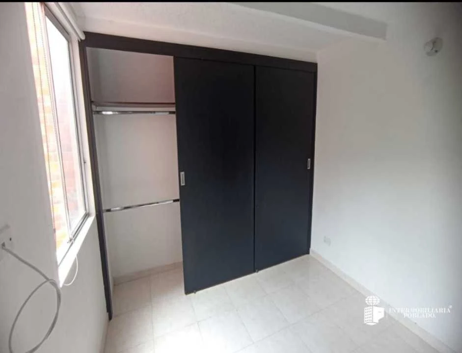 Se Arrienda apartamento en sector vía Machado unidad cerrada