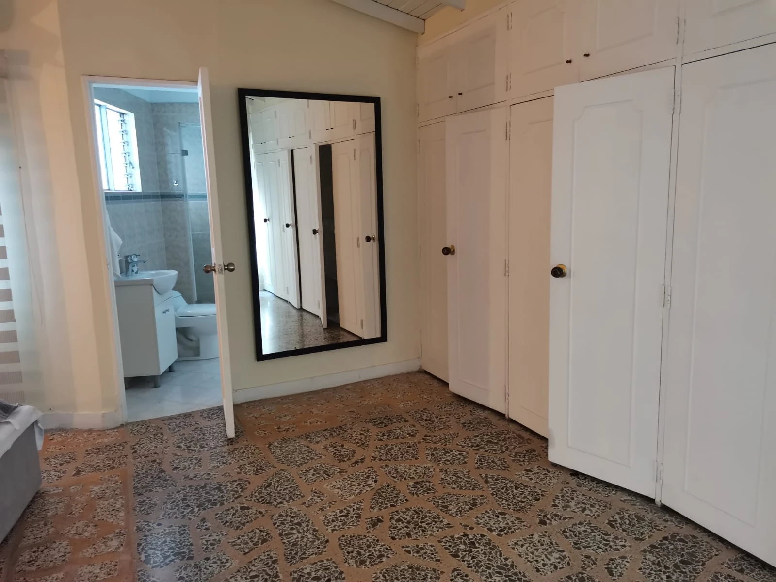Casa en arriendo sector Laureles