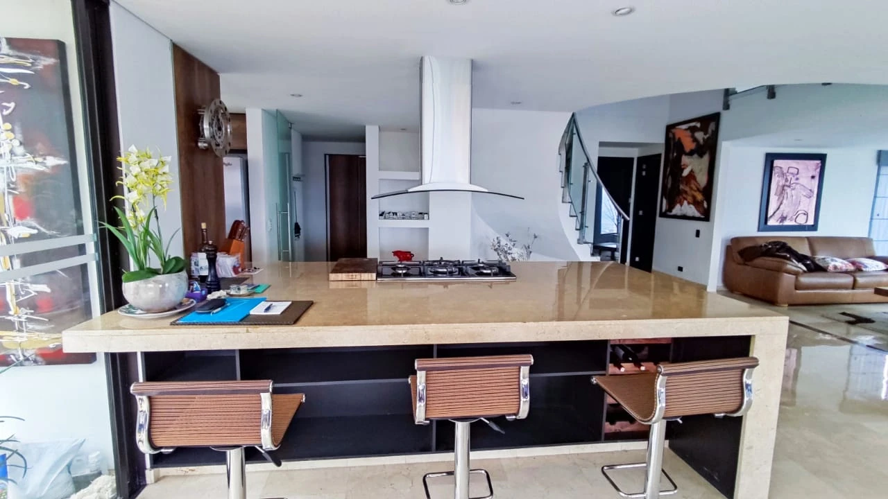 apartamento amoblado en arriendo sector Tesoro transversal Superior