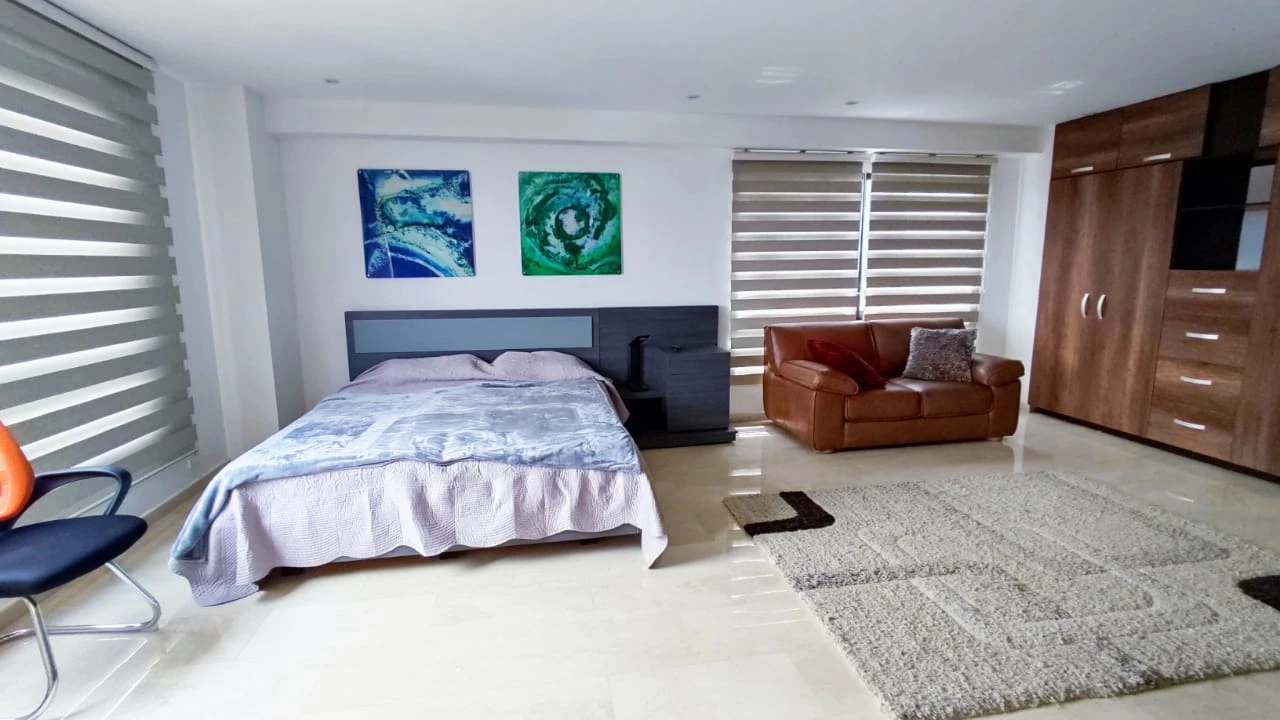 apartamento amoblado en arriendo sector Tesoro transversal Superior
