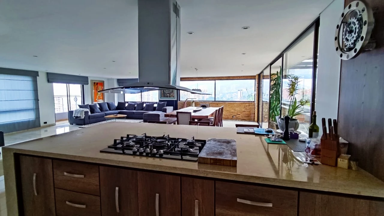 apartamento amoblado en arriendo sector Tesoro transversal Superior