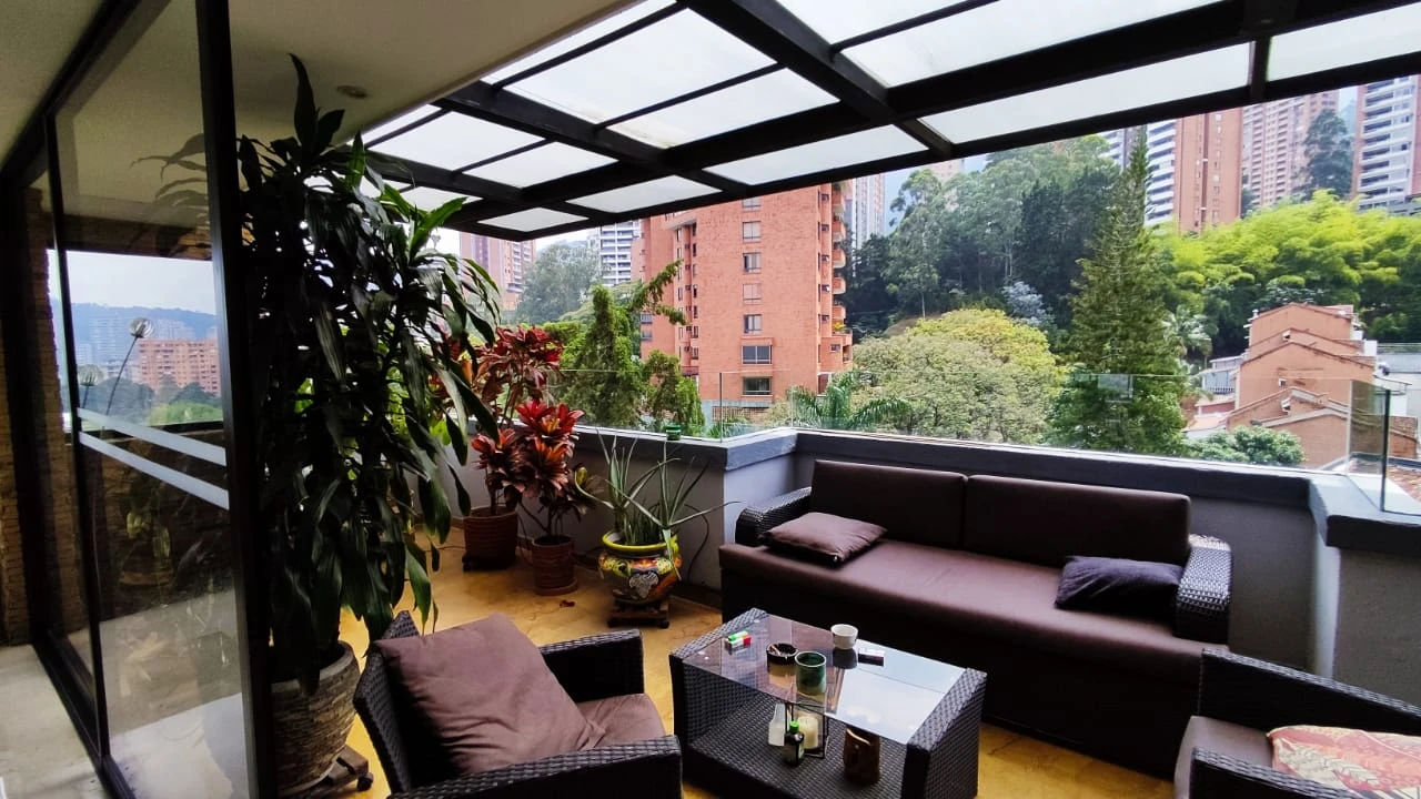 apartamento amoblado en arriendo sector Tesoro transversal Superior