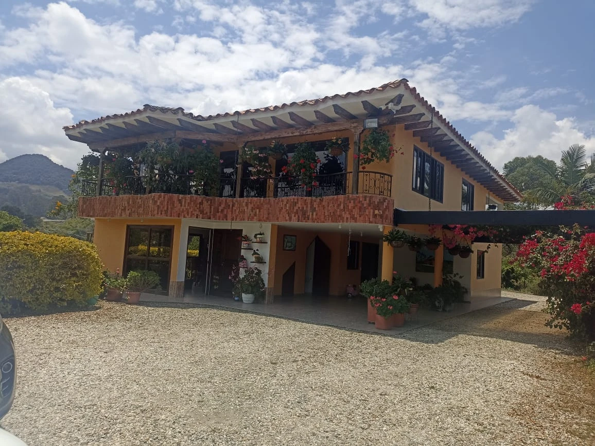 Finca en venta en vía Rionegro- la Ceja 