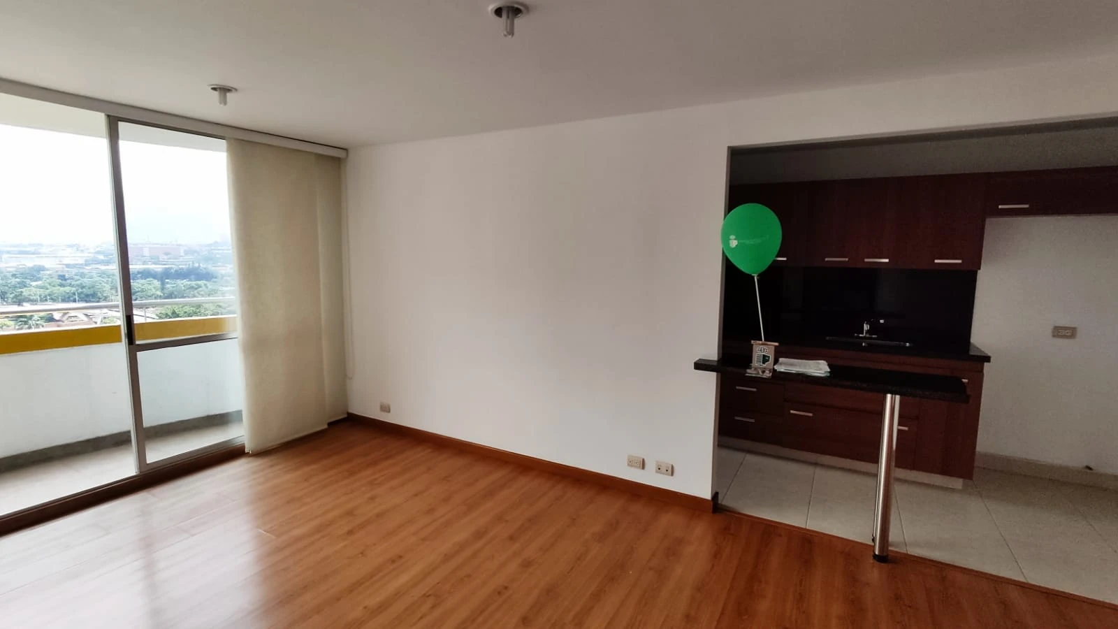 Apartaestudio  en arriendo sector loma de los balsos