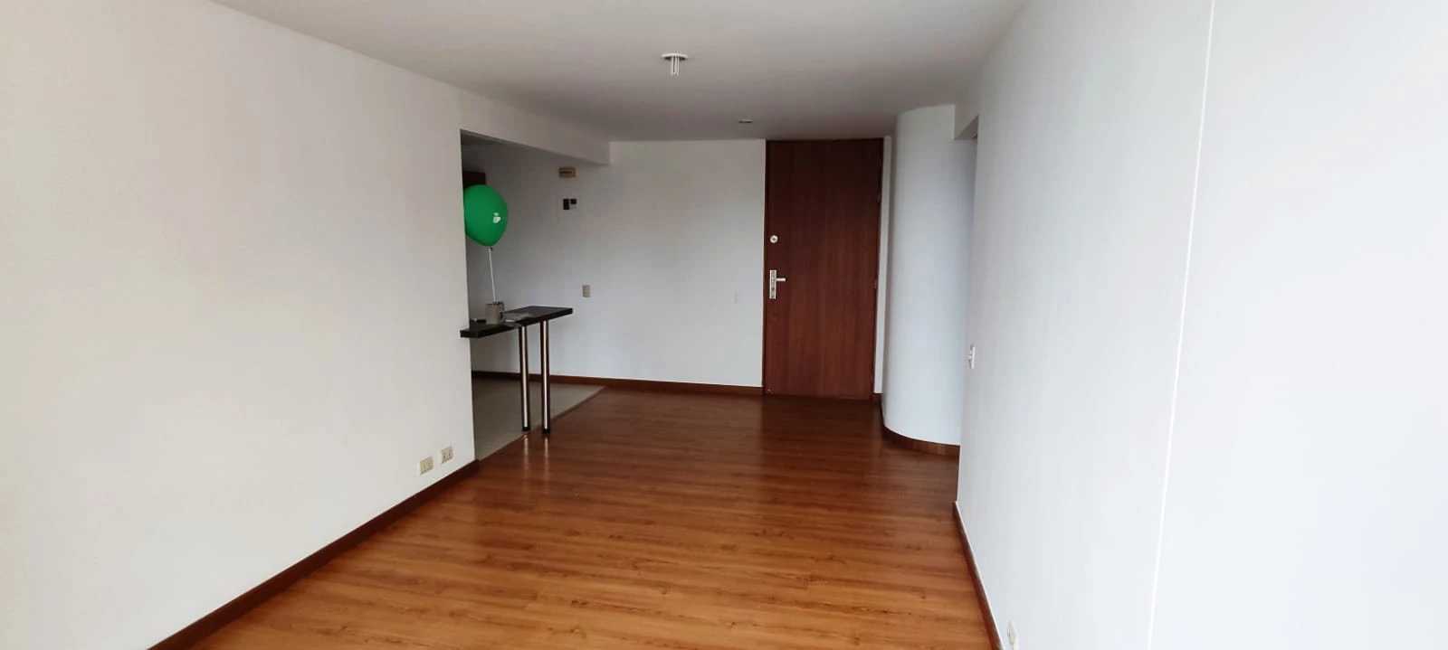 Apartaestudio  en arriendo sector loma de los balsos
