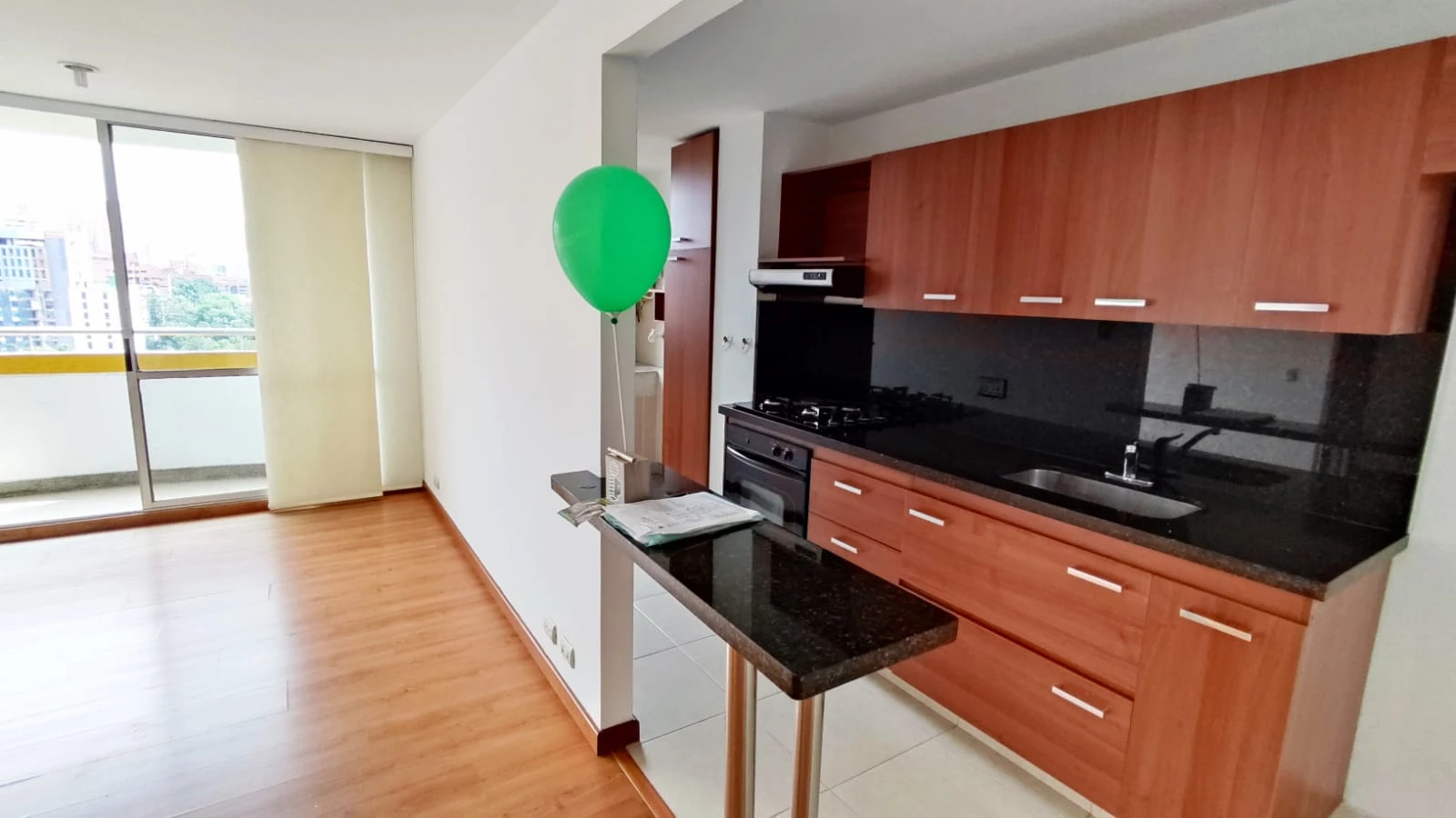 Apartaestudio  en arriendo sector loma de los balsos
