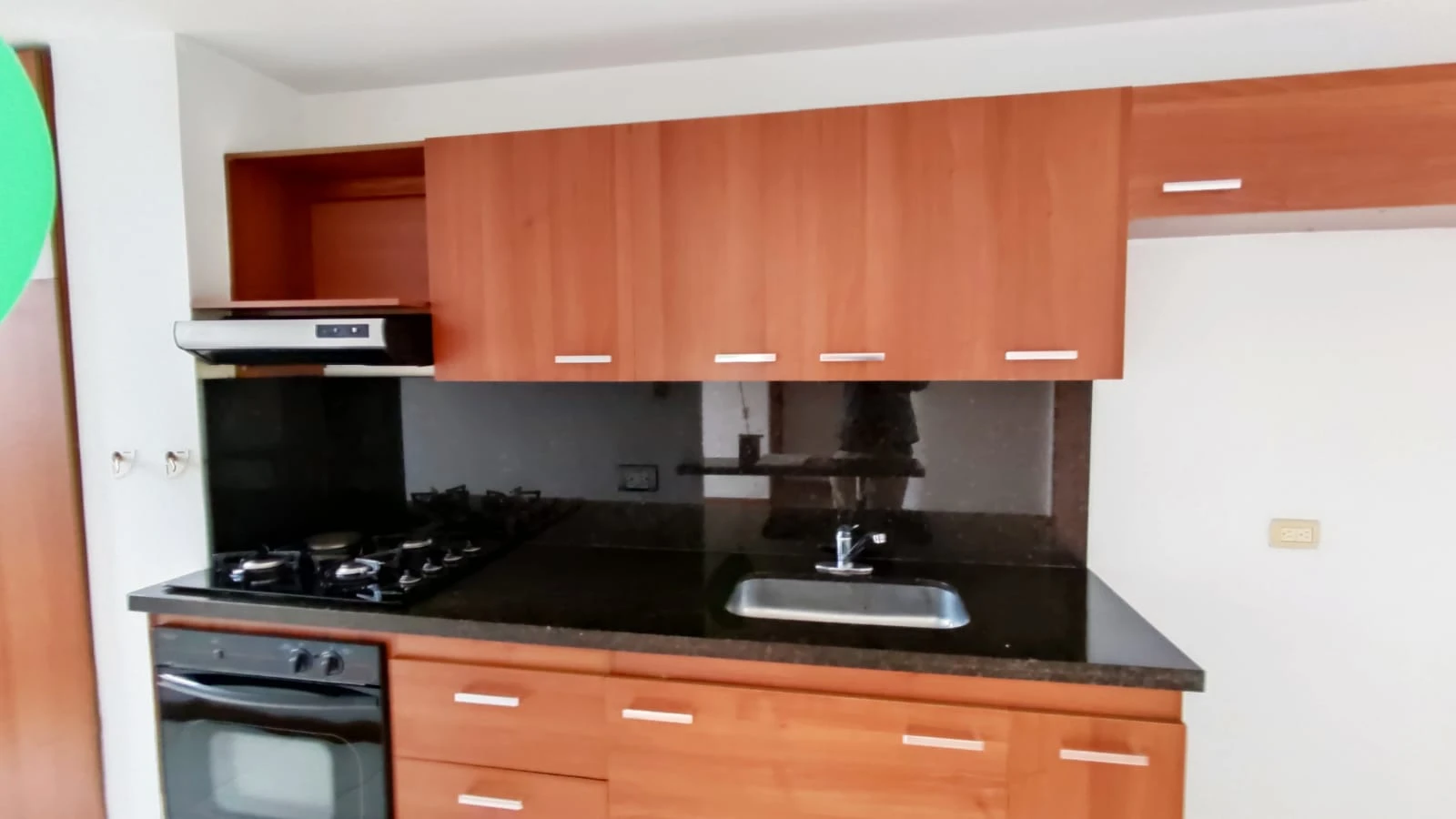 Apartaestudio  en arriendo sector loma de los balsos