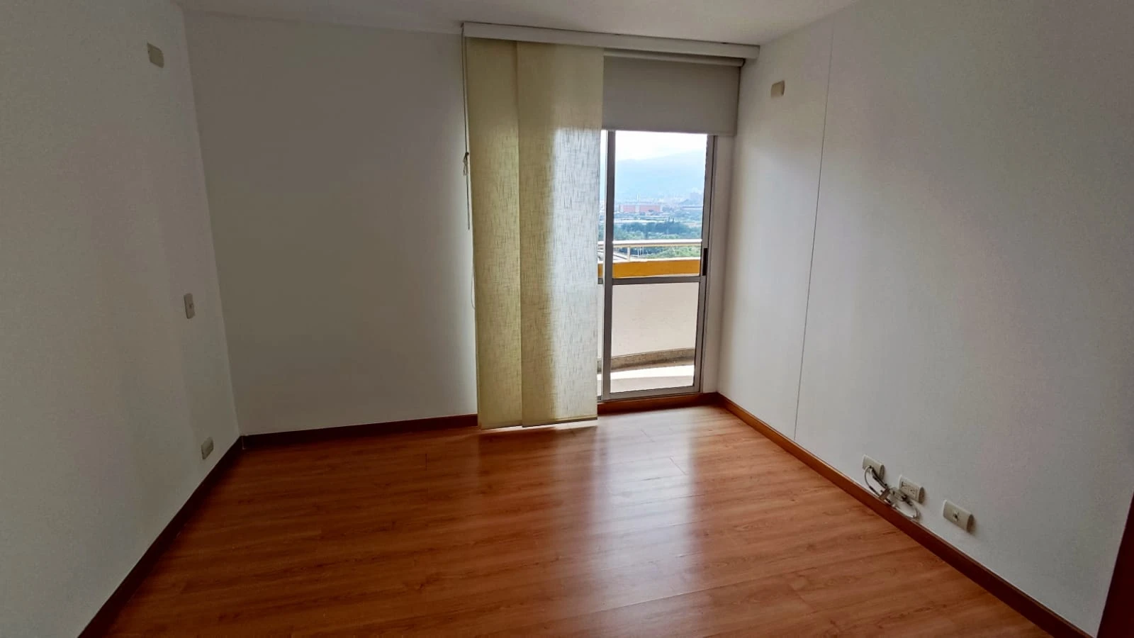 Apartaestudio  en arriendo sector loma de los balsos