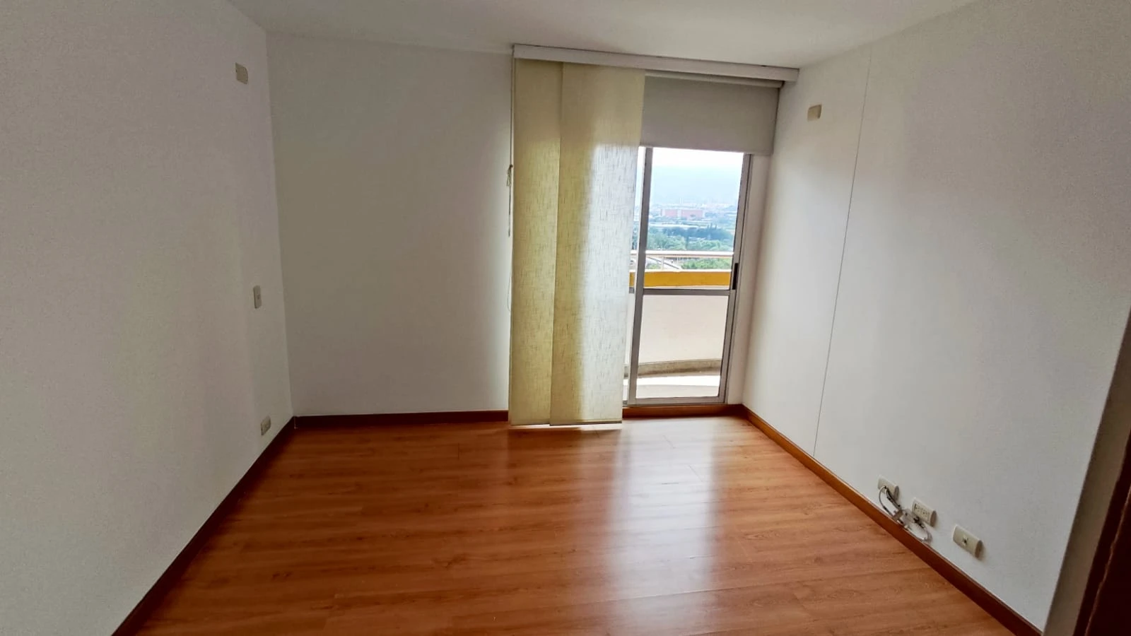 Apartaestudio  en arriendo sector loma de los balsos