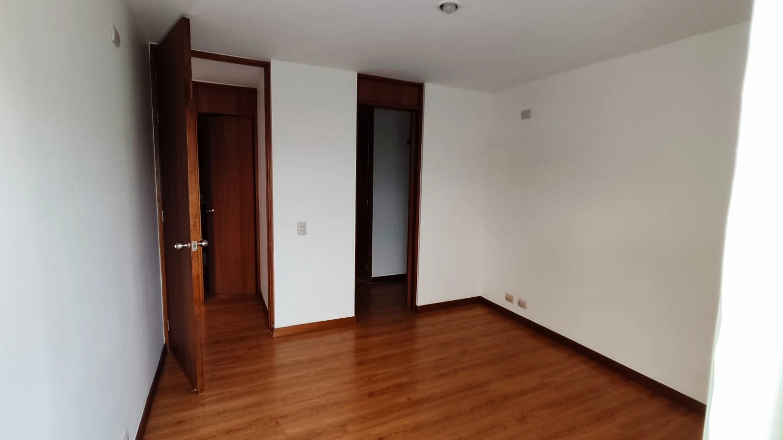 Apartaestudio  en arriendo sector loma de los balsos