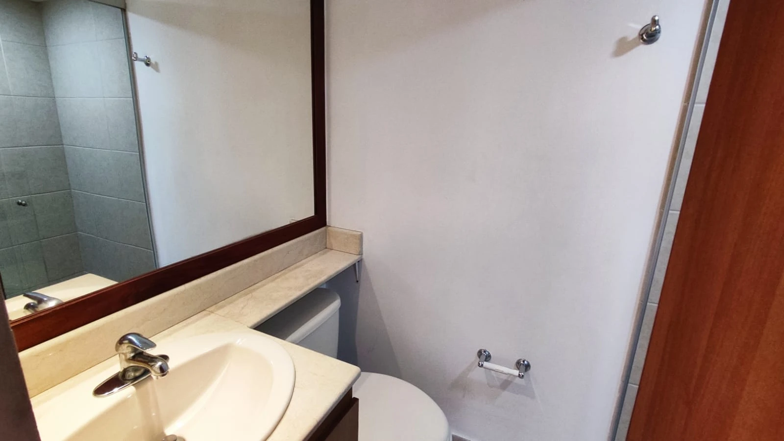 Apartaestudio  en arriendo sector loma de los balsos