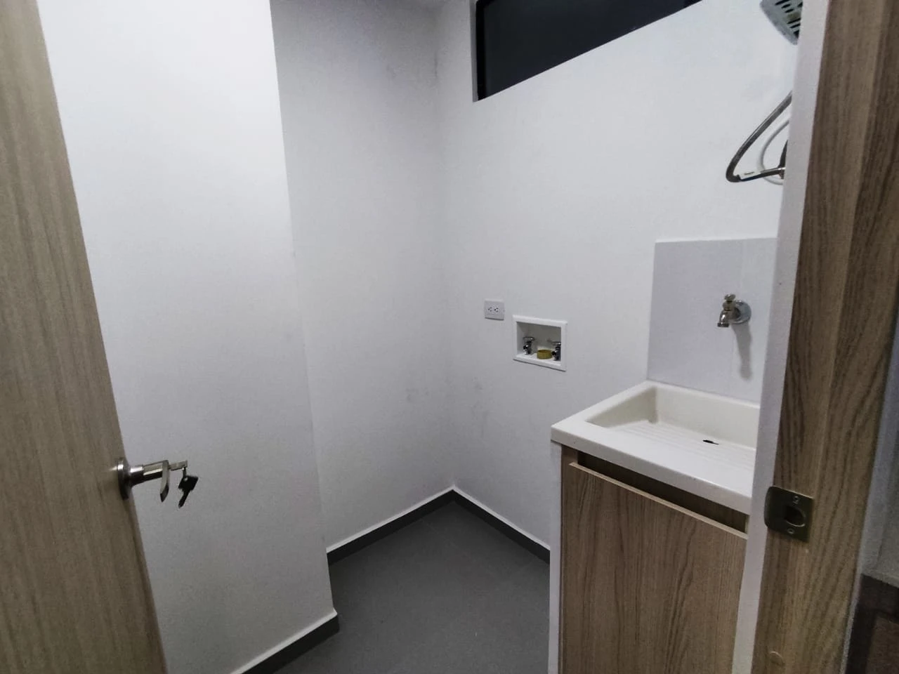 apartaestudio en arriendo sector loma del escobero