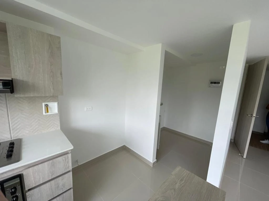 apartamento en arriendo sector mall Suramerica 