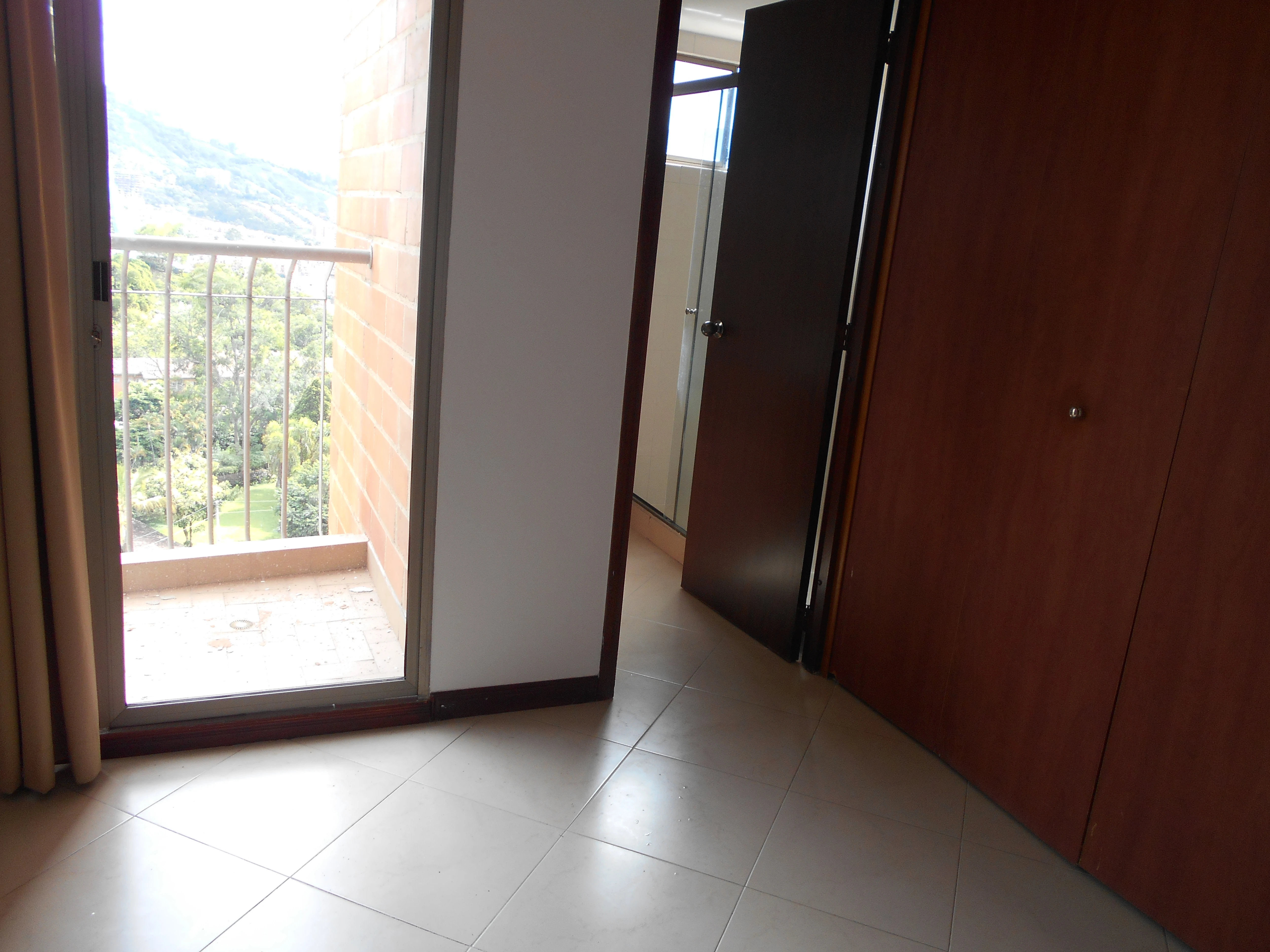 apartamento en arriendo sector altos del Escobero