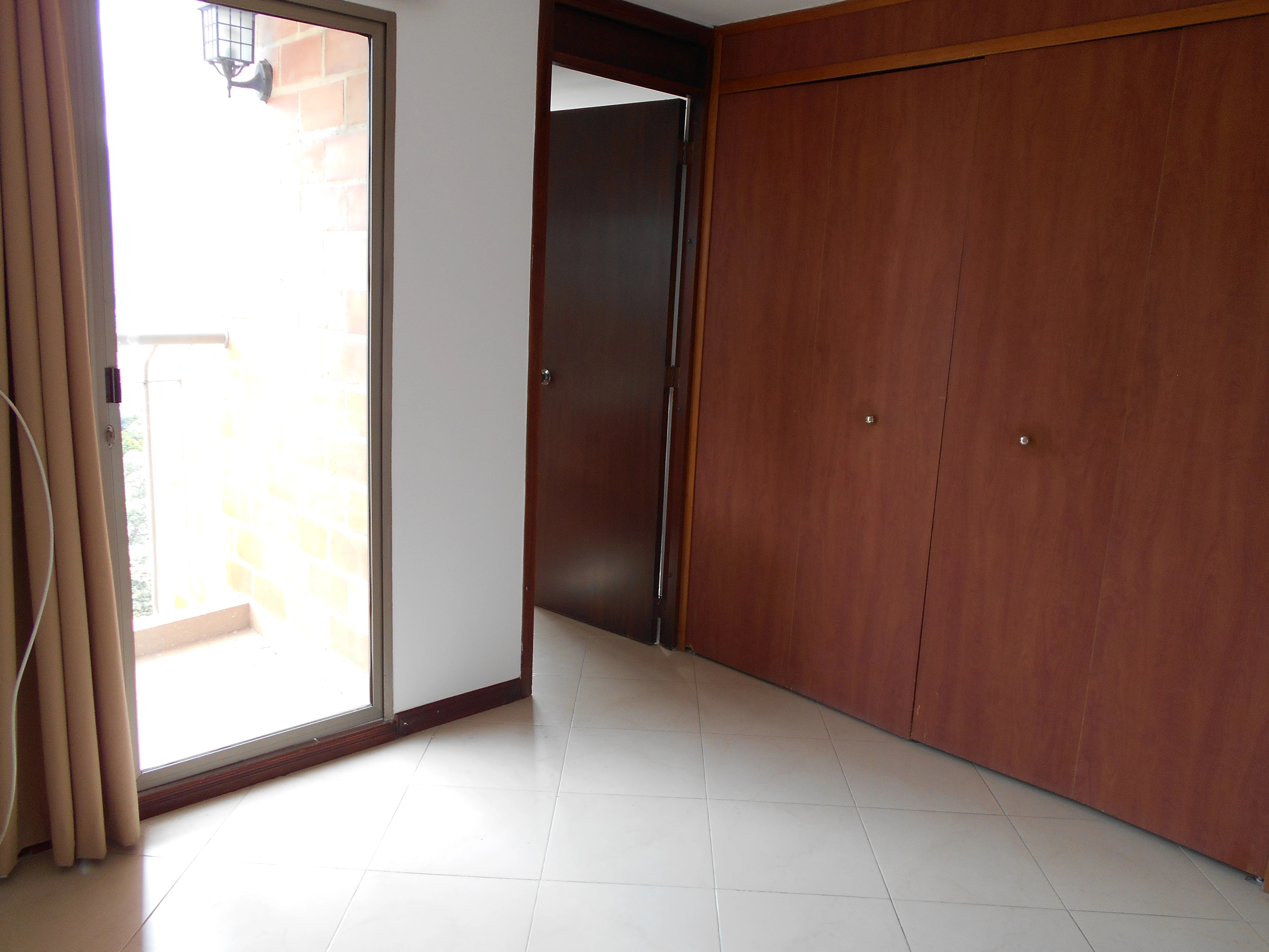 apartamento en arriendo sector altos del Escobero