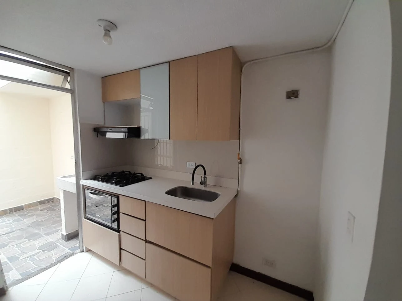 Arriendo Apartamento en Loma del Indio