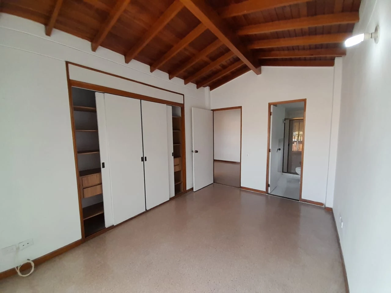 Arriendo Apartamento en Loma del Indio