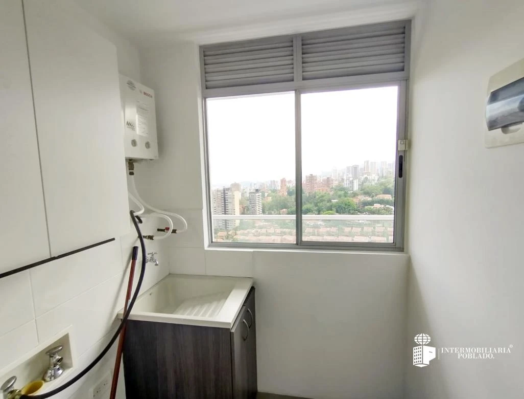 Apartamento en arriendo sector loma del Esmeraldal