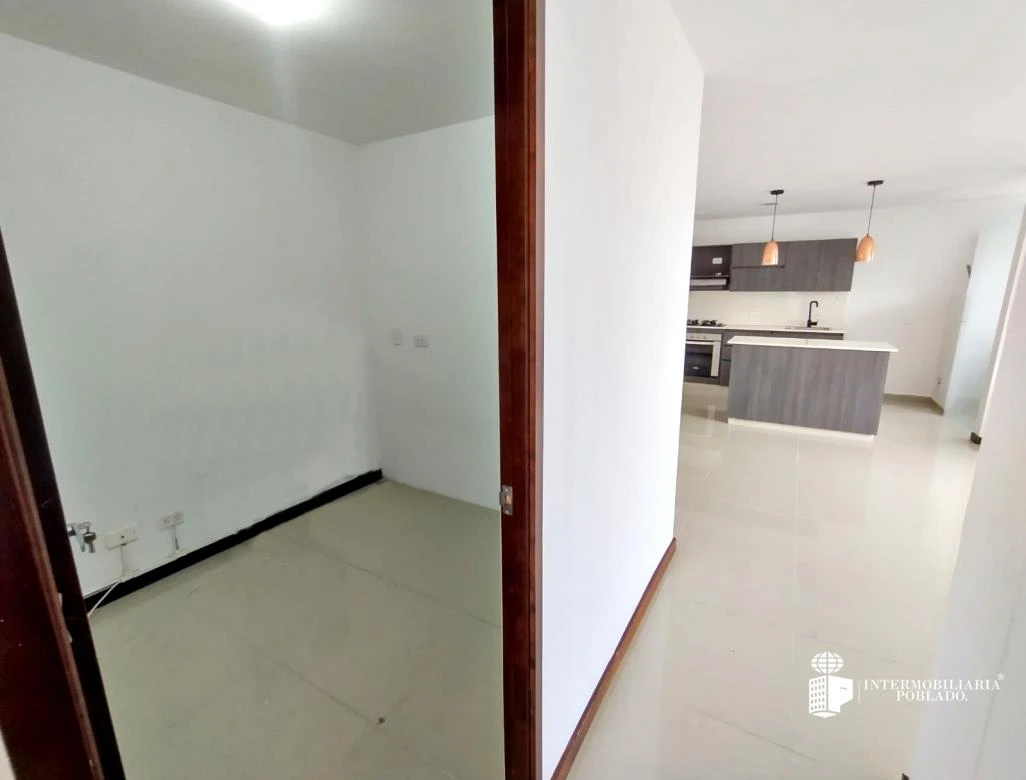 Apartamento en arriendo sector loma del Esmeraldal