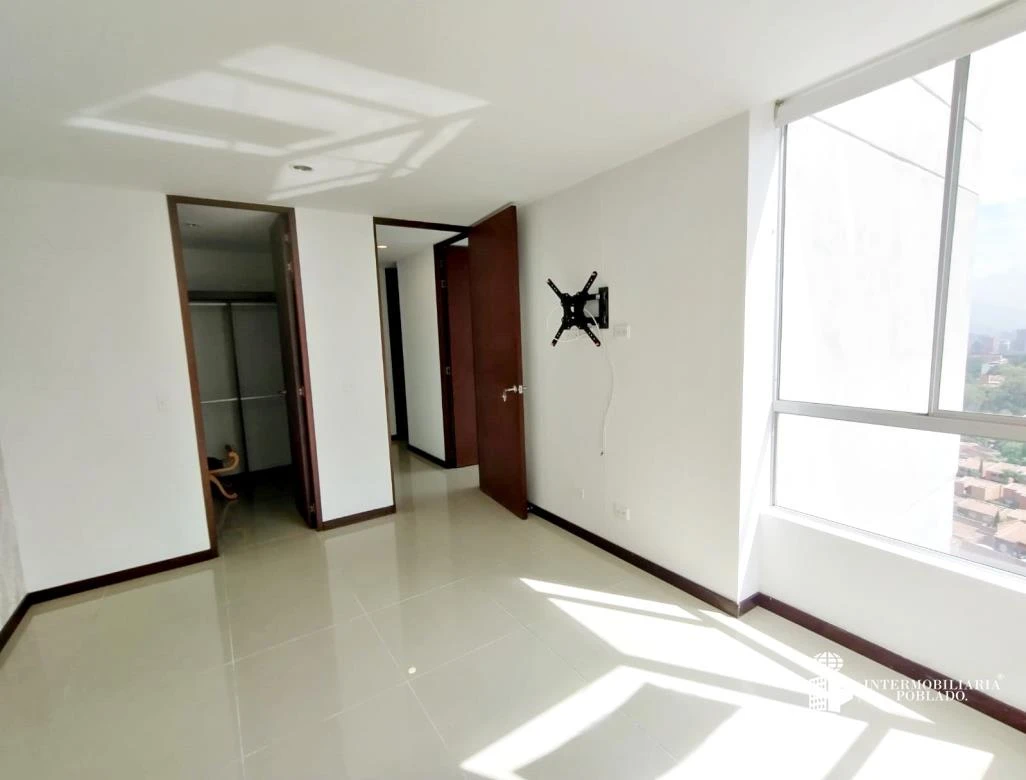 Apartamento en arriendo sector loma del Esmeraldal