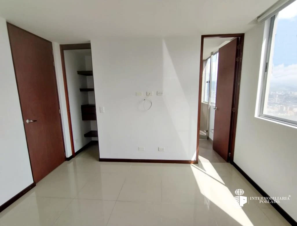 Apartamento en arriendo sector loma del Esmeraldal