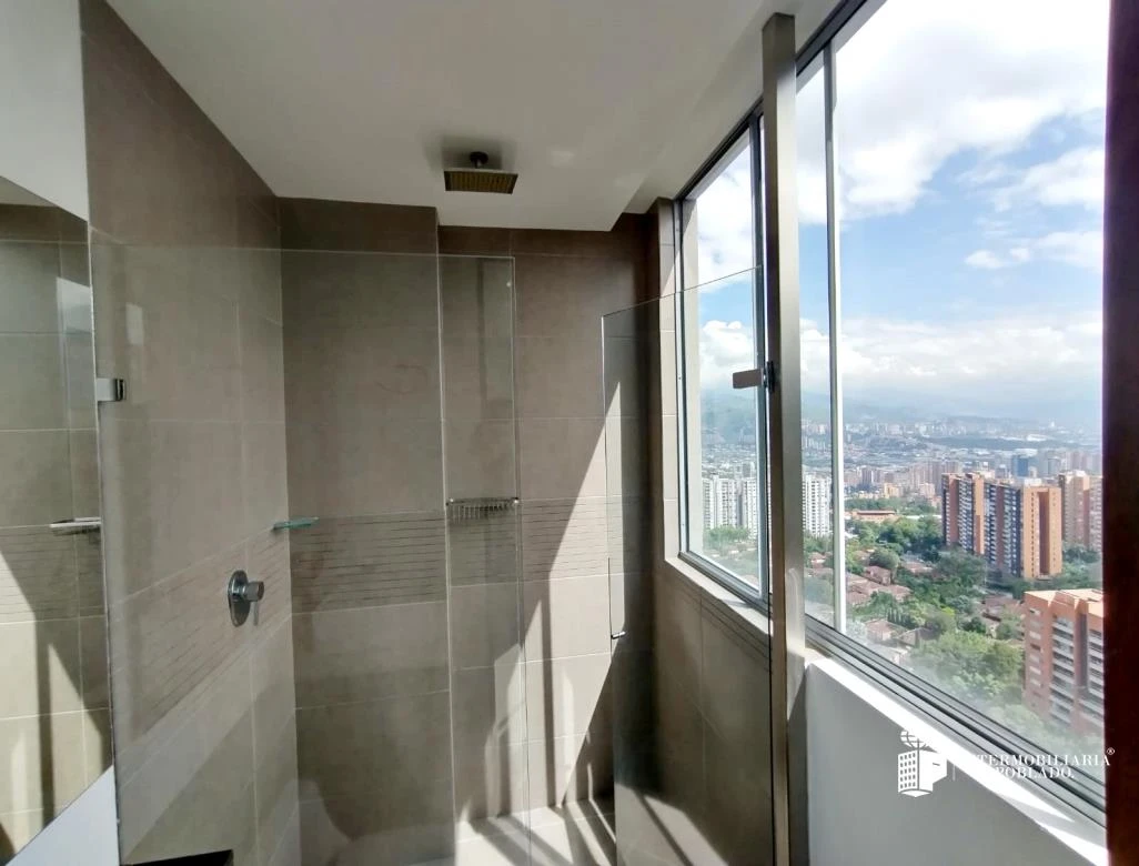 Apartamento en arriendo sector loma del Esmeraldal