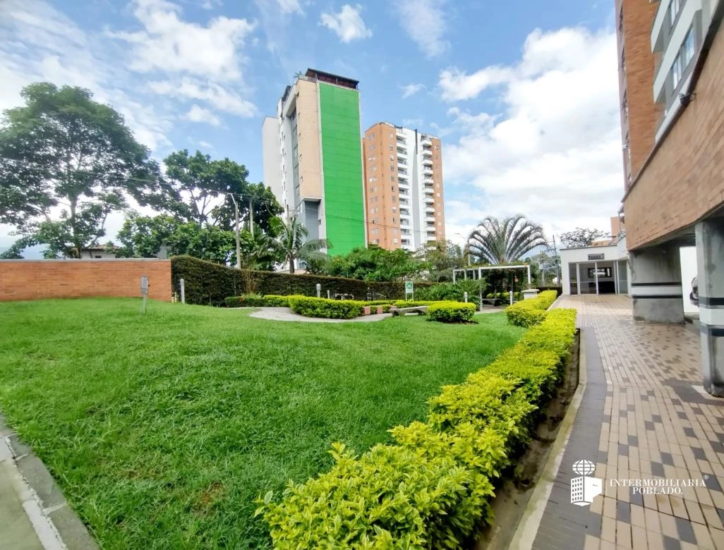Apartamento en arriendo sector loma del Esmeraldal