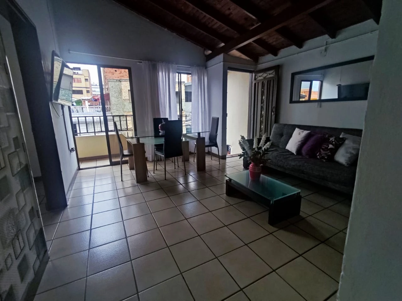 Apartamento en arriendo Amoblado, sector via de la moda