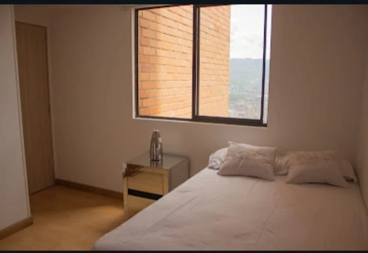 Arriendo Apartamento Amoblado  en el Tesoro