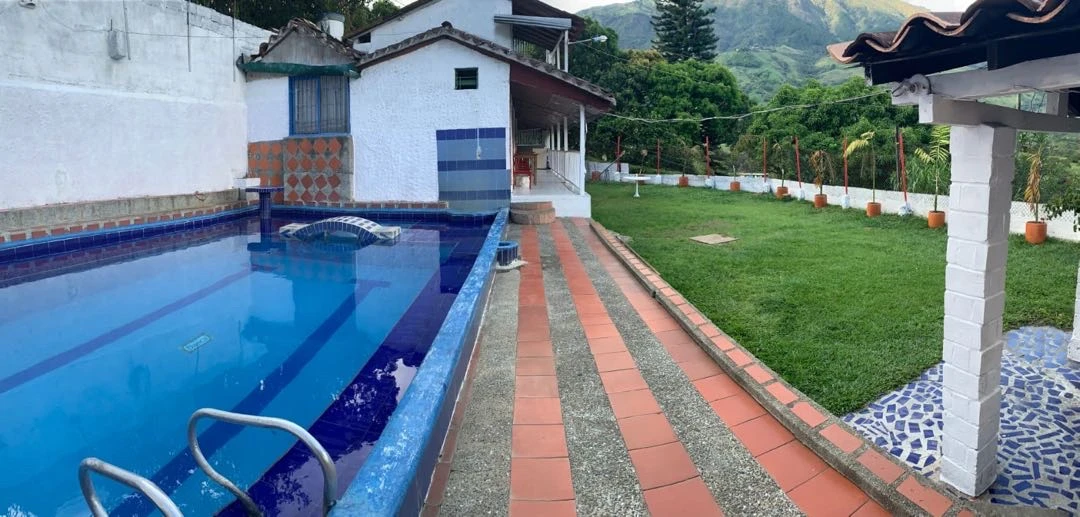Finca de recreo en venta cerca al Hatillo Barbosa