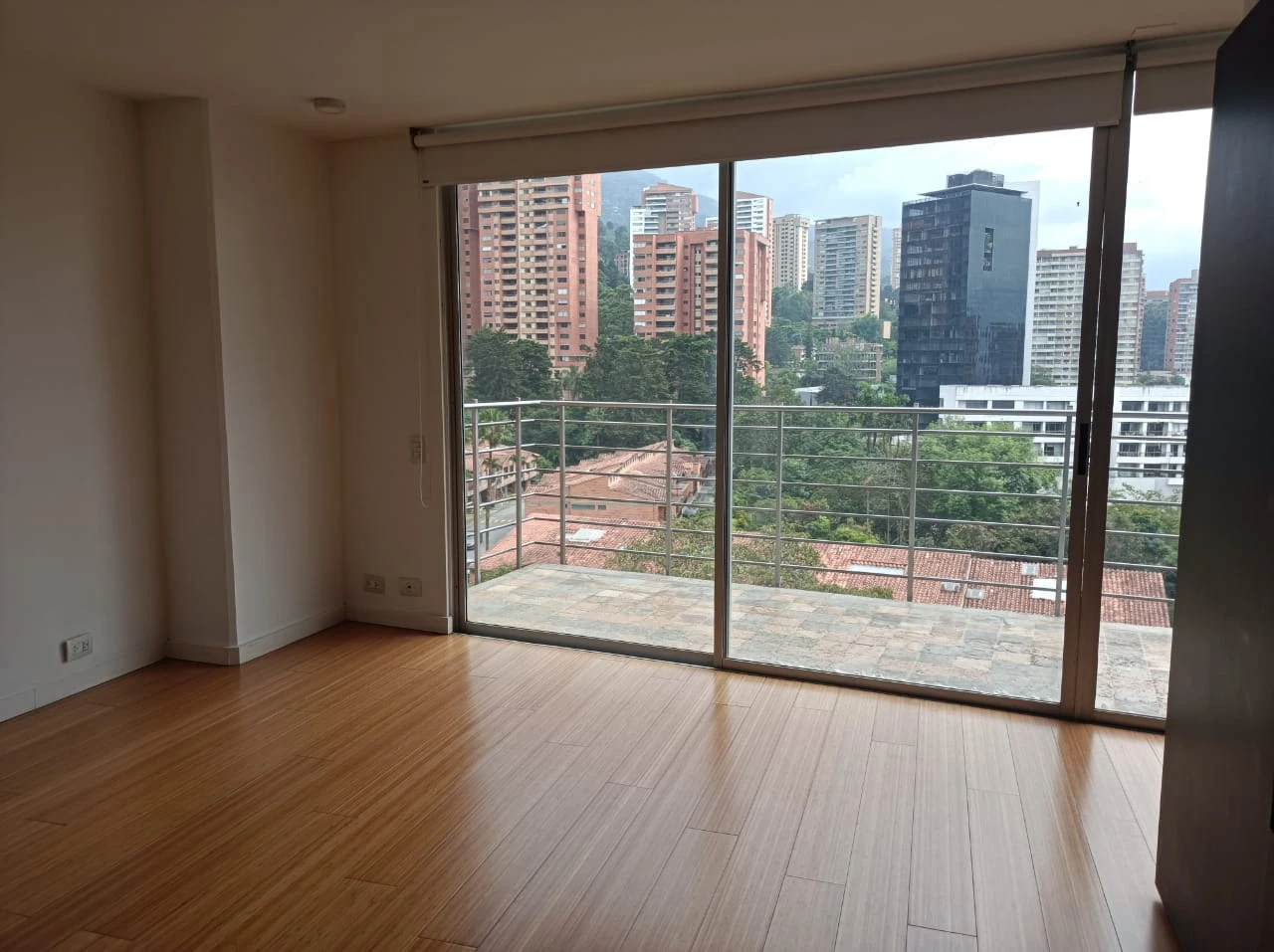 Aparta estudió en Arriendo Transv. Superior Medellín