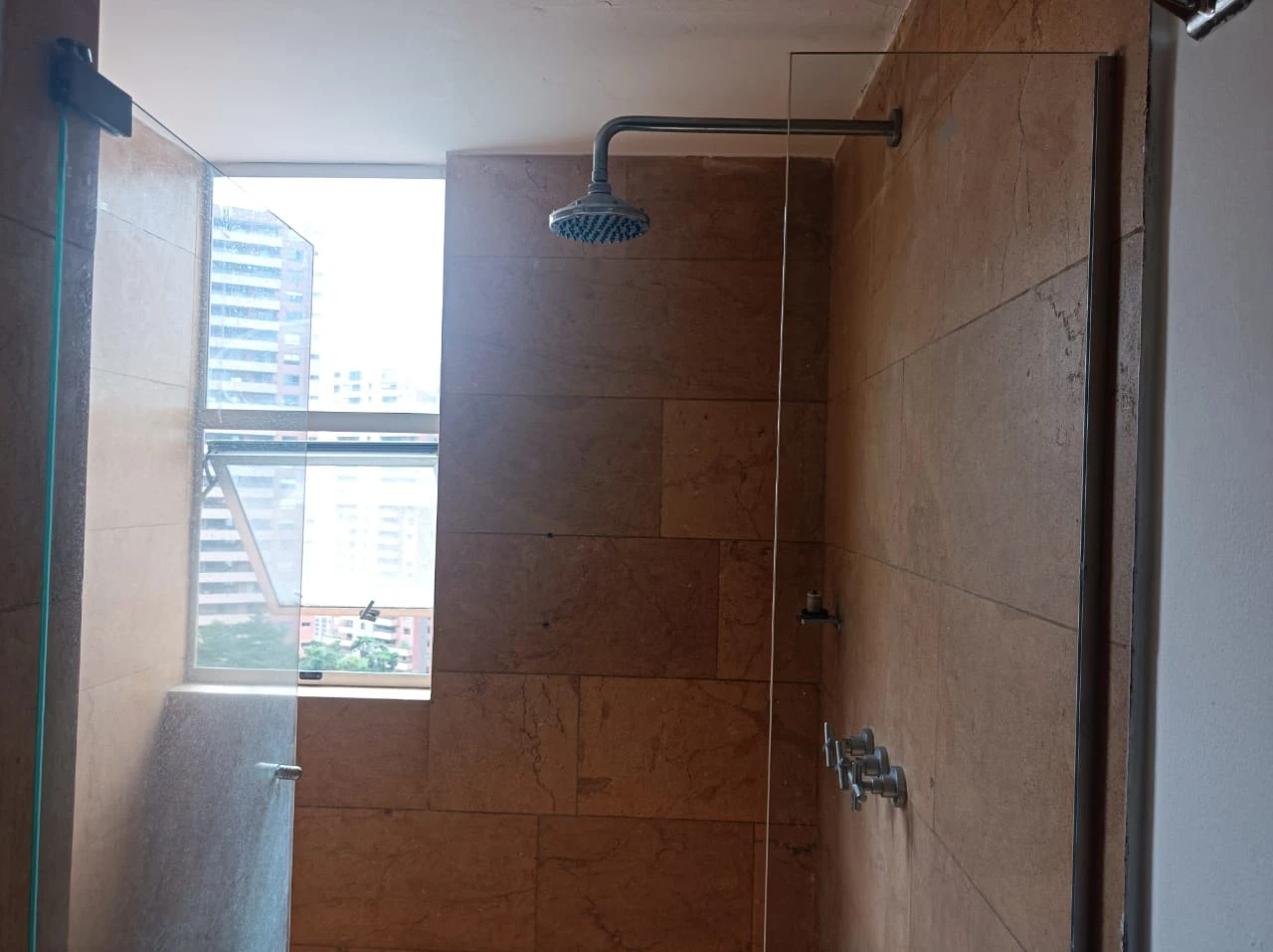 Aparta estudió en Arriendo Transv. Superior Medellín