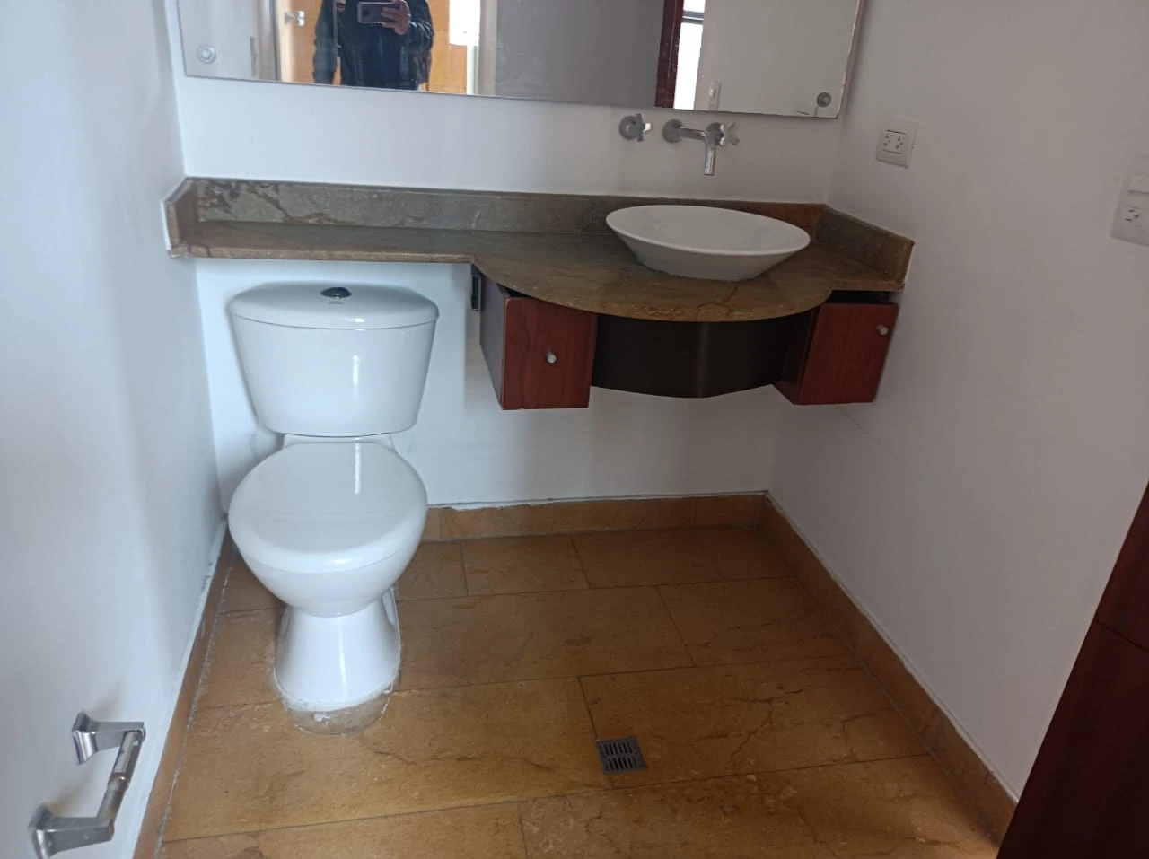 Aparta estudió en Arriendo Transv. Superior Medellín