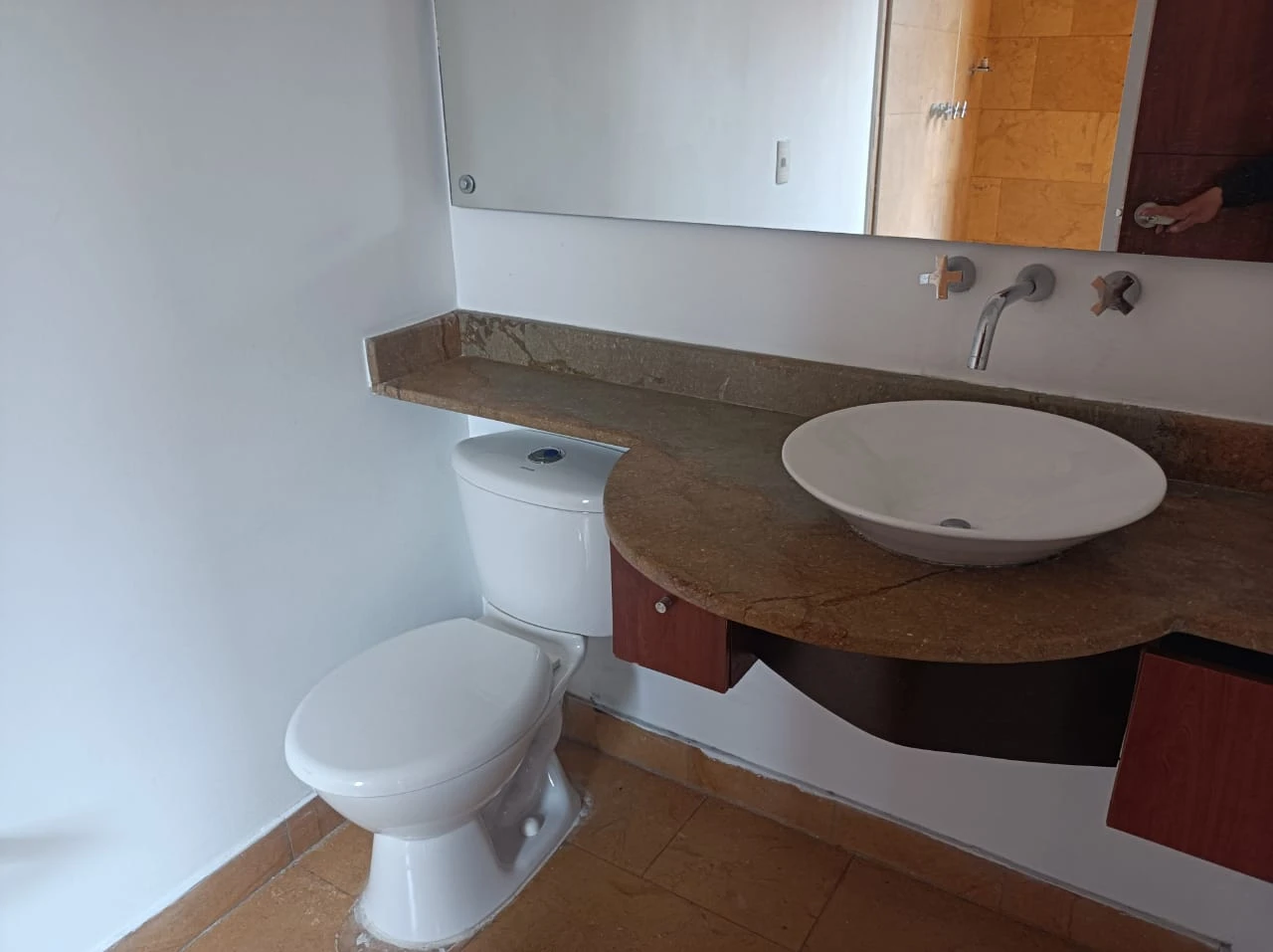 Aparta estudió en Arriendo Transv. Superior Medellín