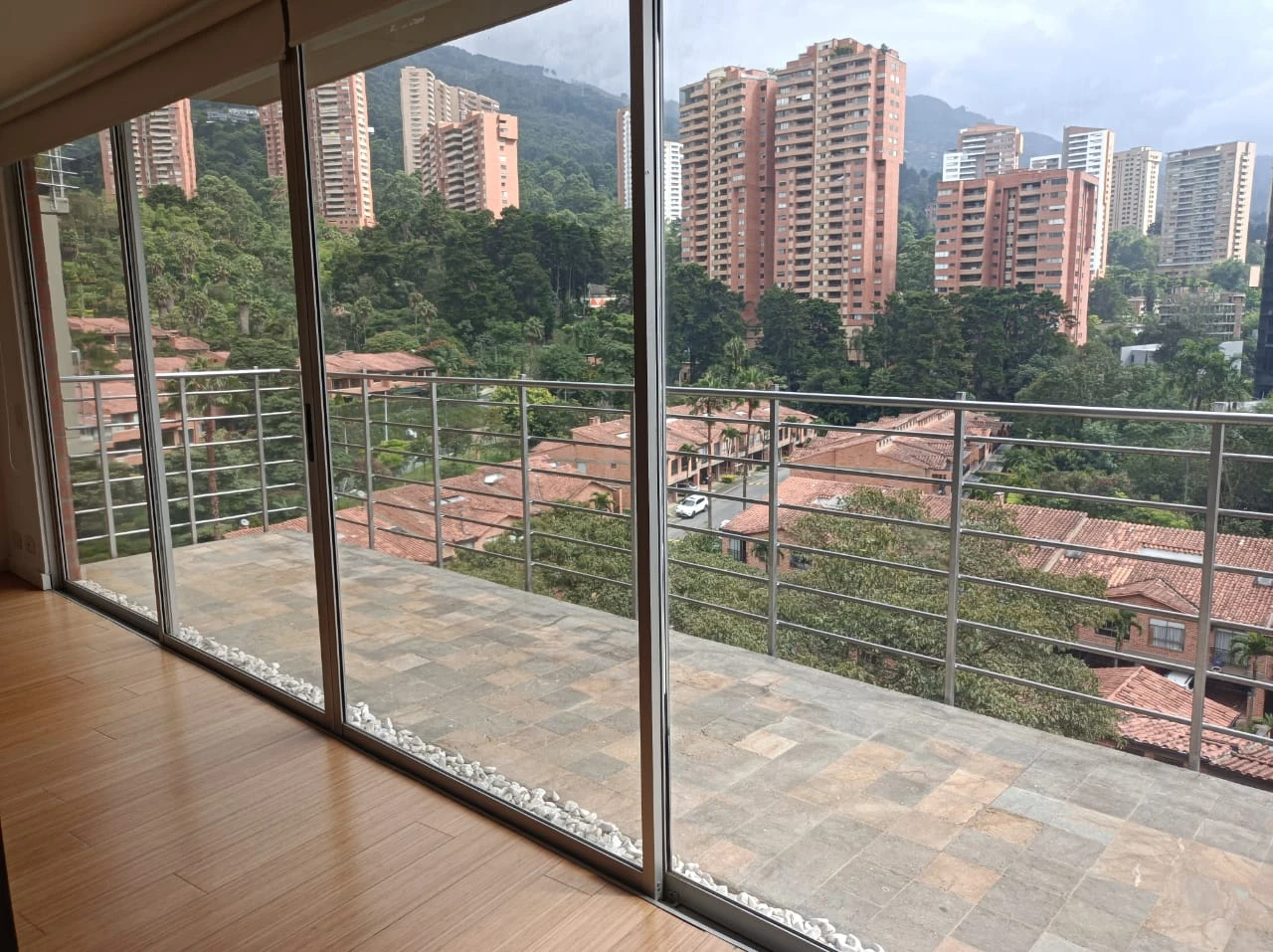 Aparta estudió en Arriendo Transv. Superior Medellín