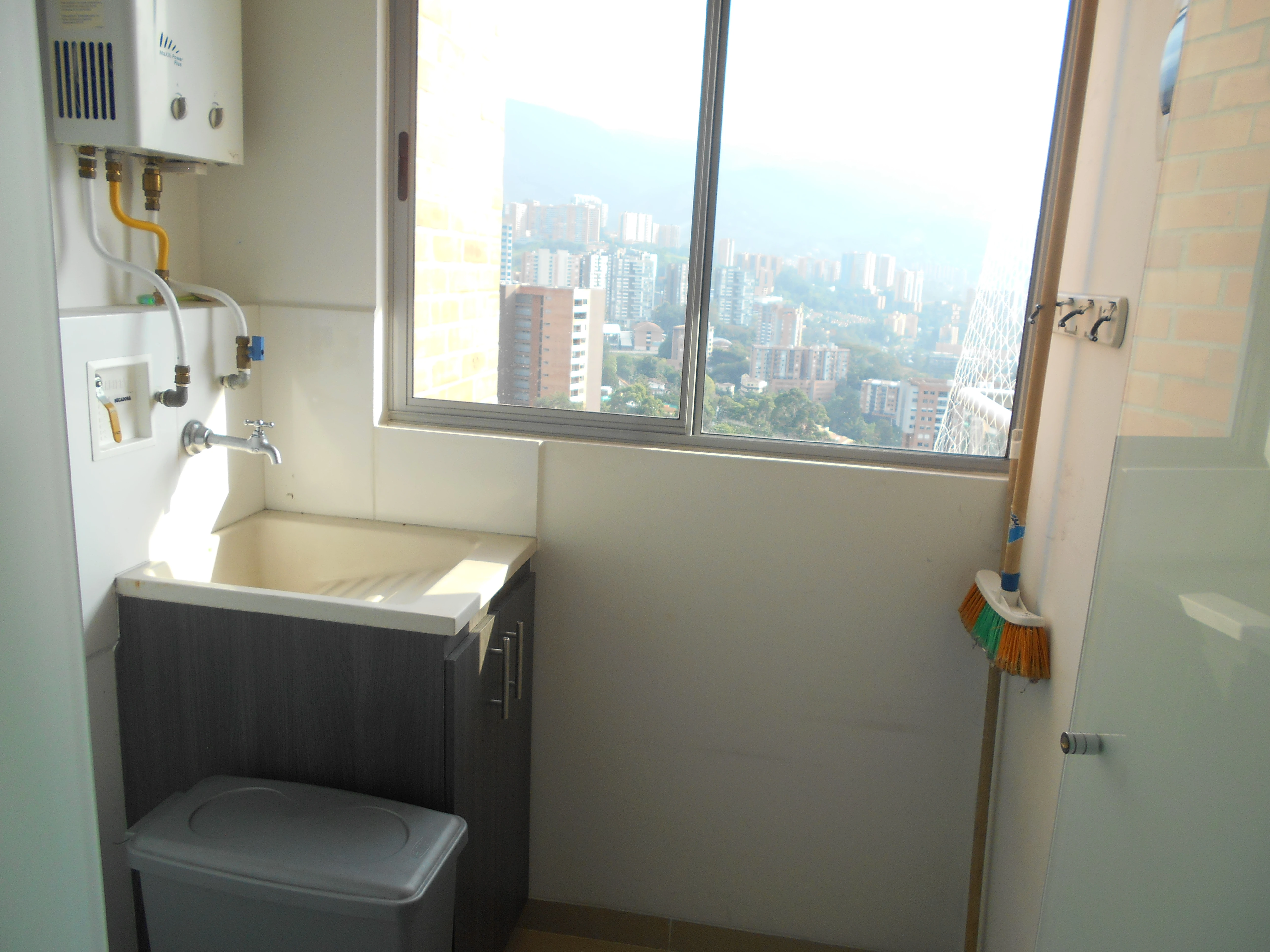 apartamento en arriendo sector loma del esmeraldal  Envigado