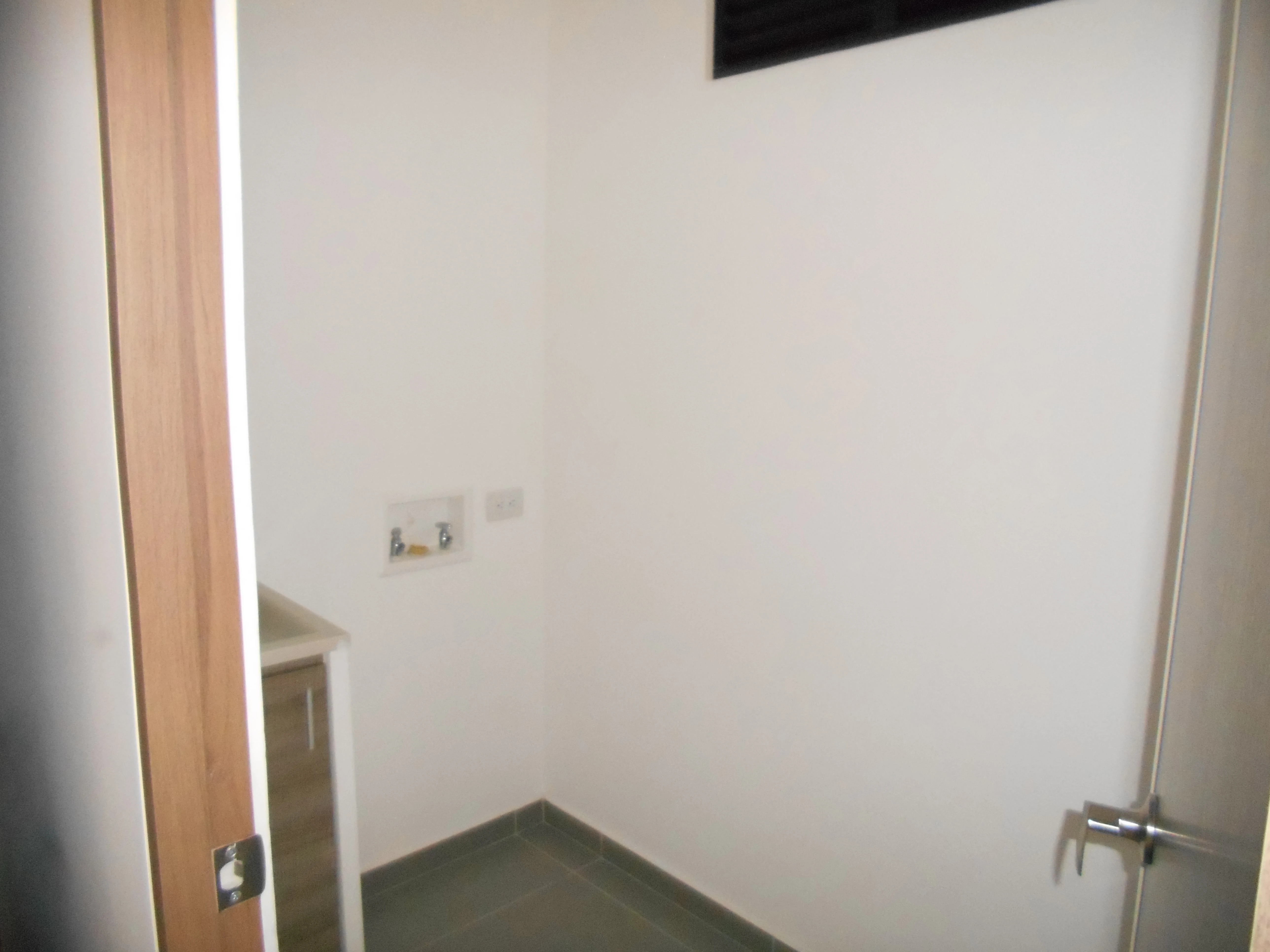 apartamento en arriendo sector loma del escobero