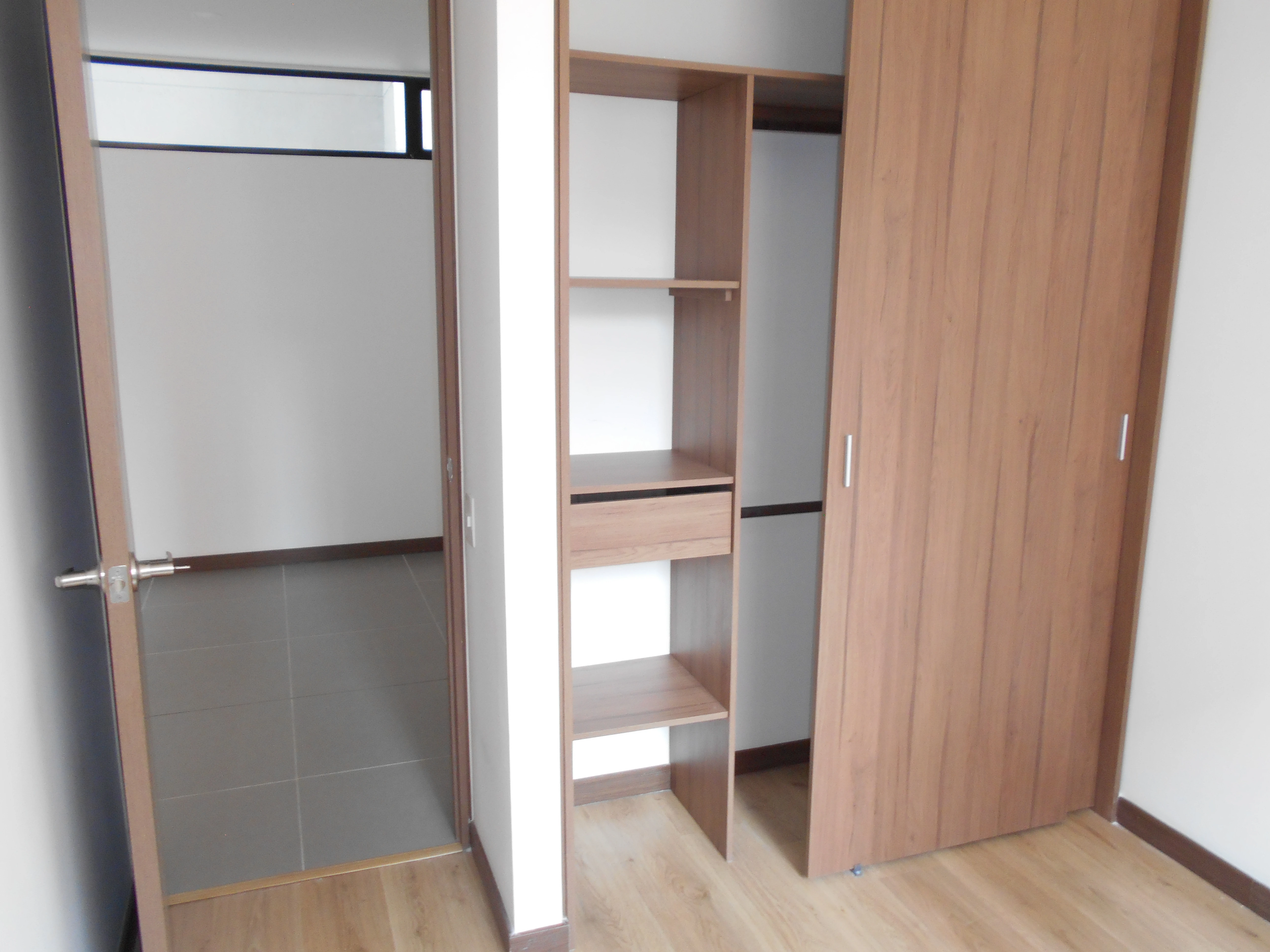 apartamento en arriendo sector loma del escobero