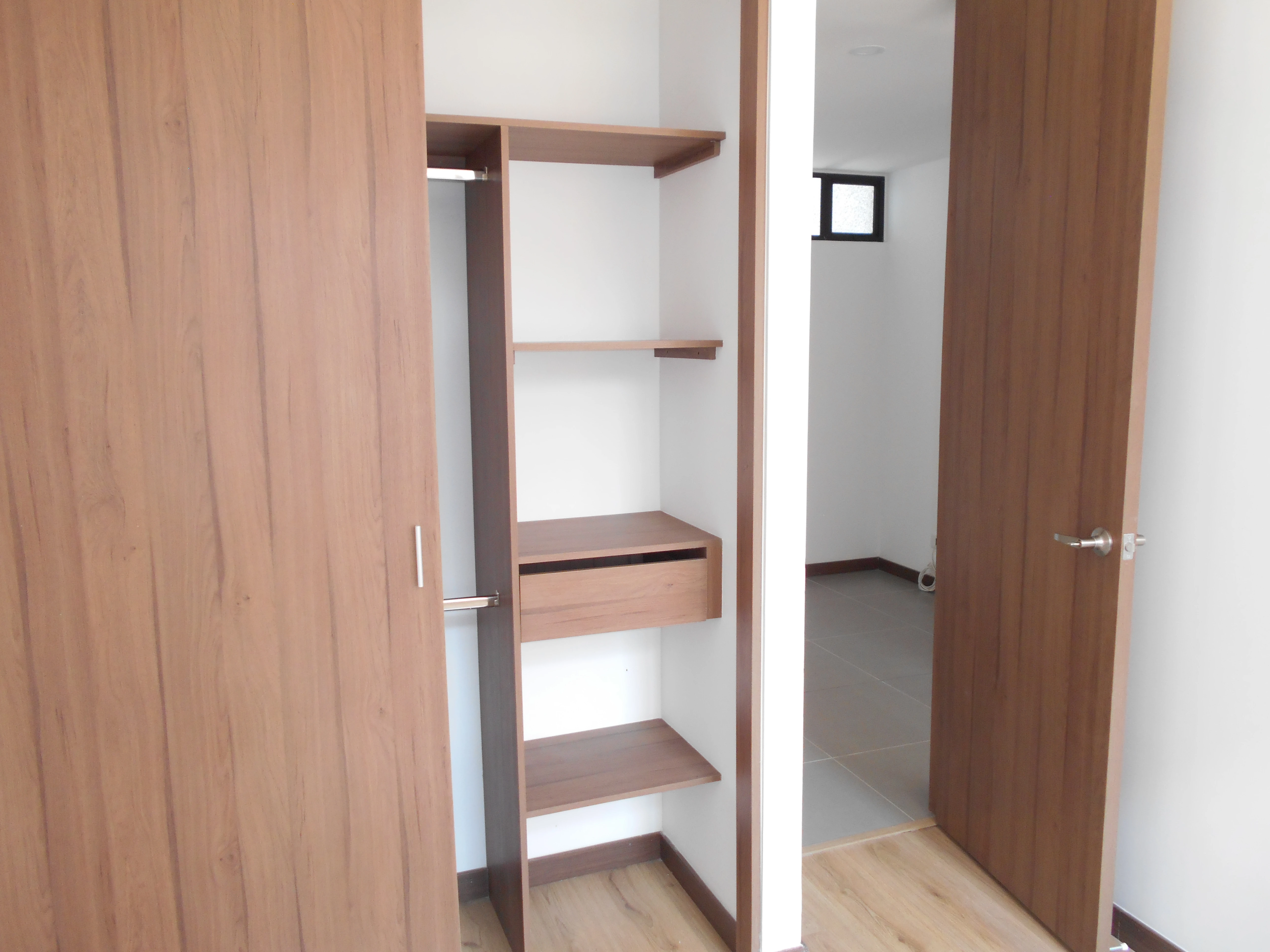 apartamento en arriendo sector loma del escobero